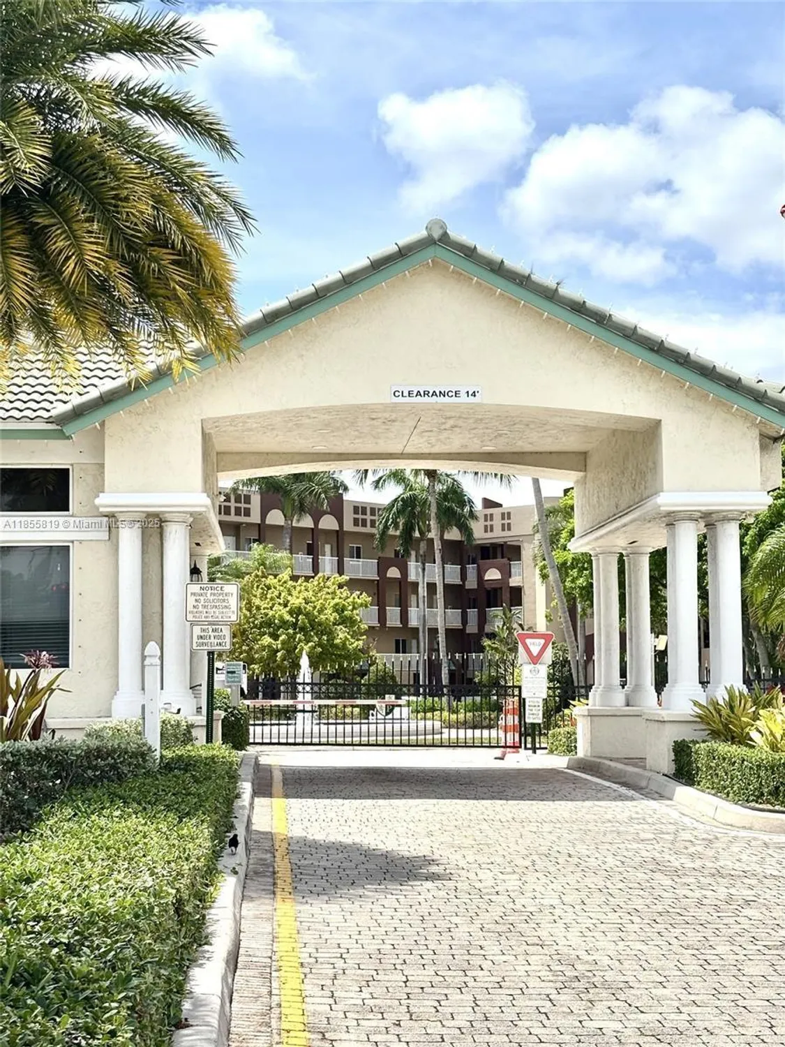 Property Slideshow image 7 of 37 | 7763 southampton ter apt 211, Tamarac, FL, 33321