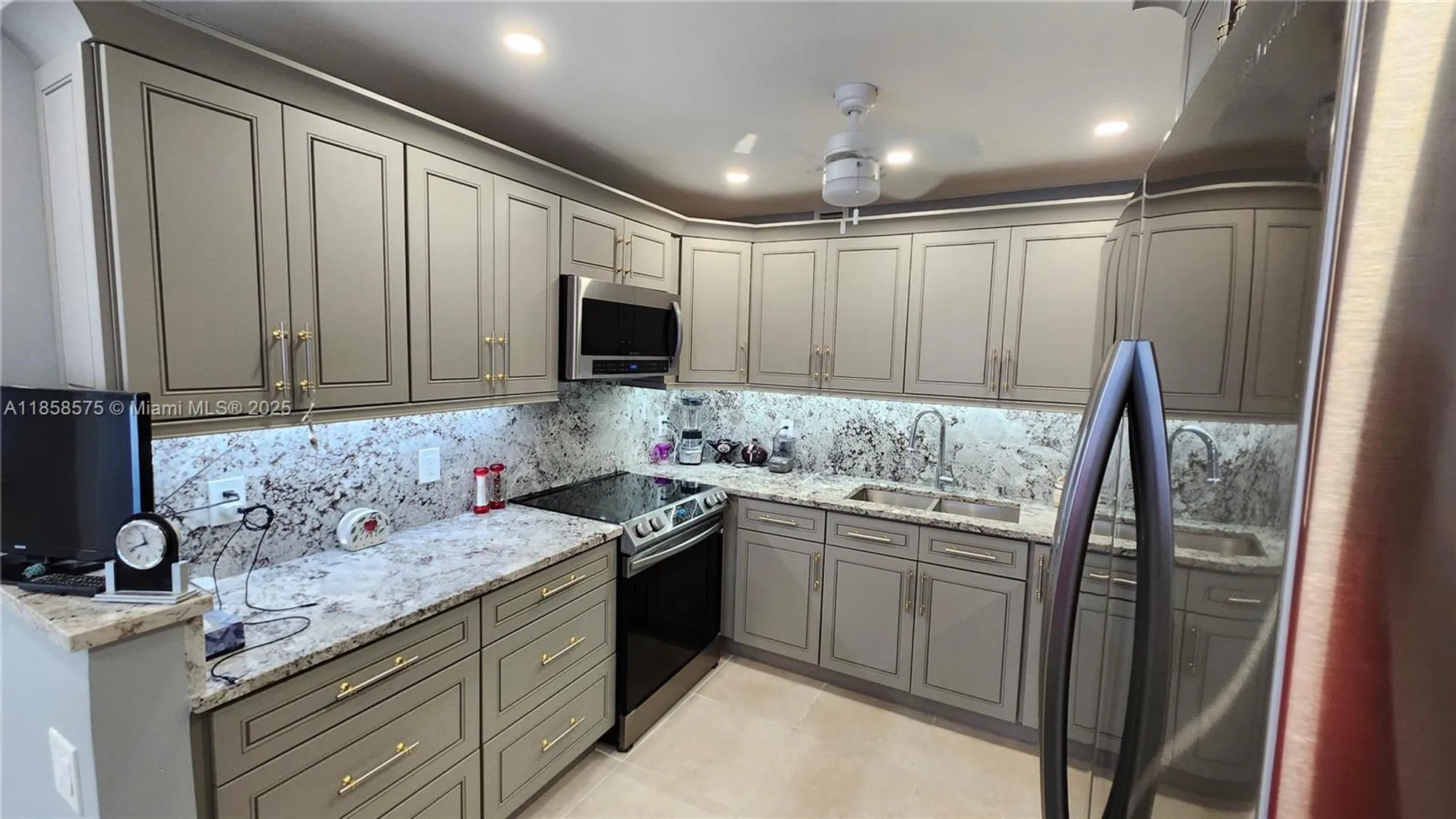 Property Slideshow image 4 of 40 | 4047 lyndhurst k # 4047, Deerfield Beach, FL, 33442