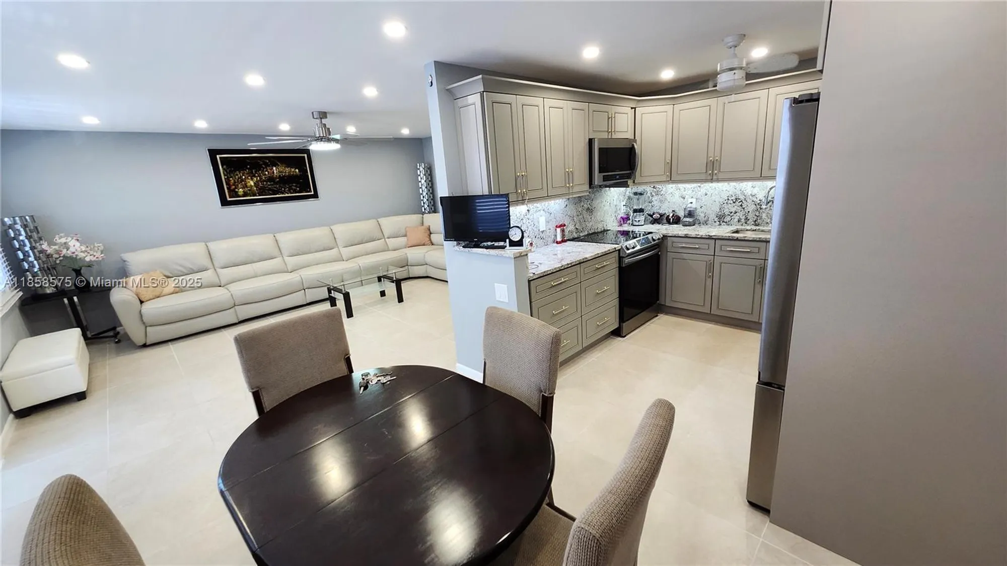 Property Slideshow image 7 of 40 | 4047 lyndhurst k # 4047, Deerfield Beach, FL, 33442