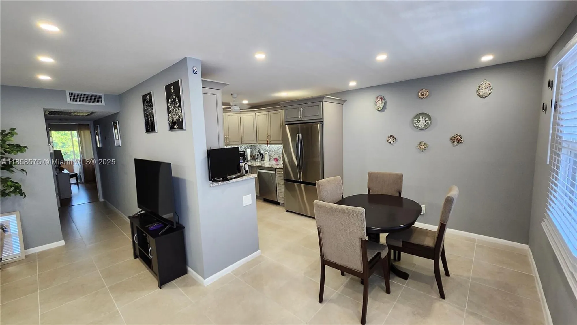 Property Slideshow image 9 of 40 | 4047 lyndhurst k # 4047, Deerfield Beach, FL, 33442