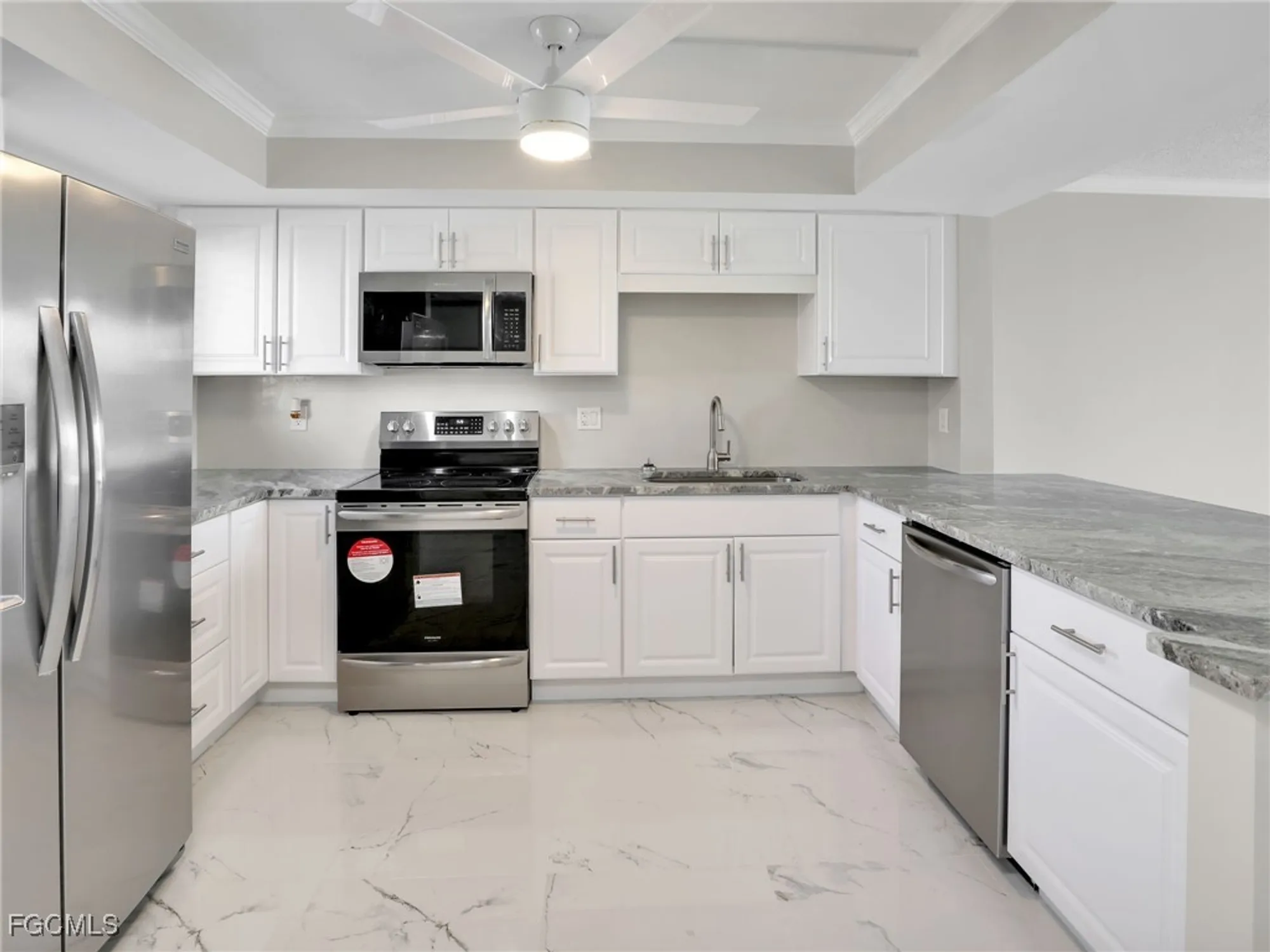 Property Slideshow image 14 of 28 | 4280 se 20th pl 207, Cape Coral, FL, 33904