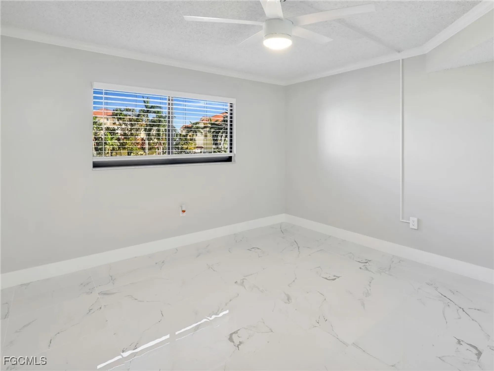 Property Slideshow image 11 of 28 | 4280 se 20th pl 207, Cape Coral, FL, 33904