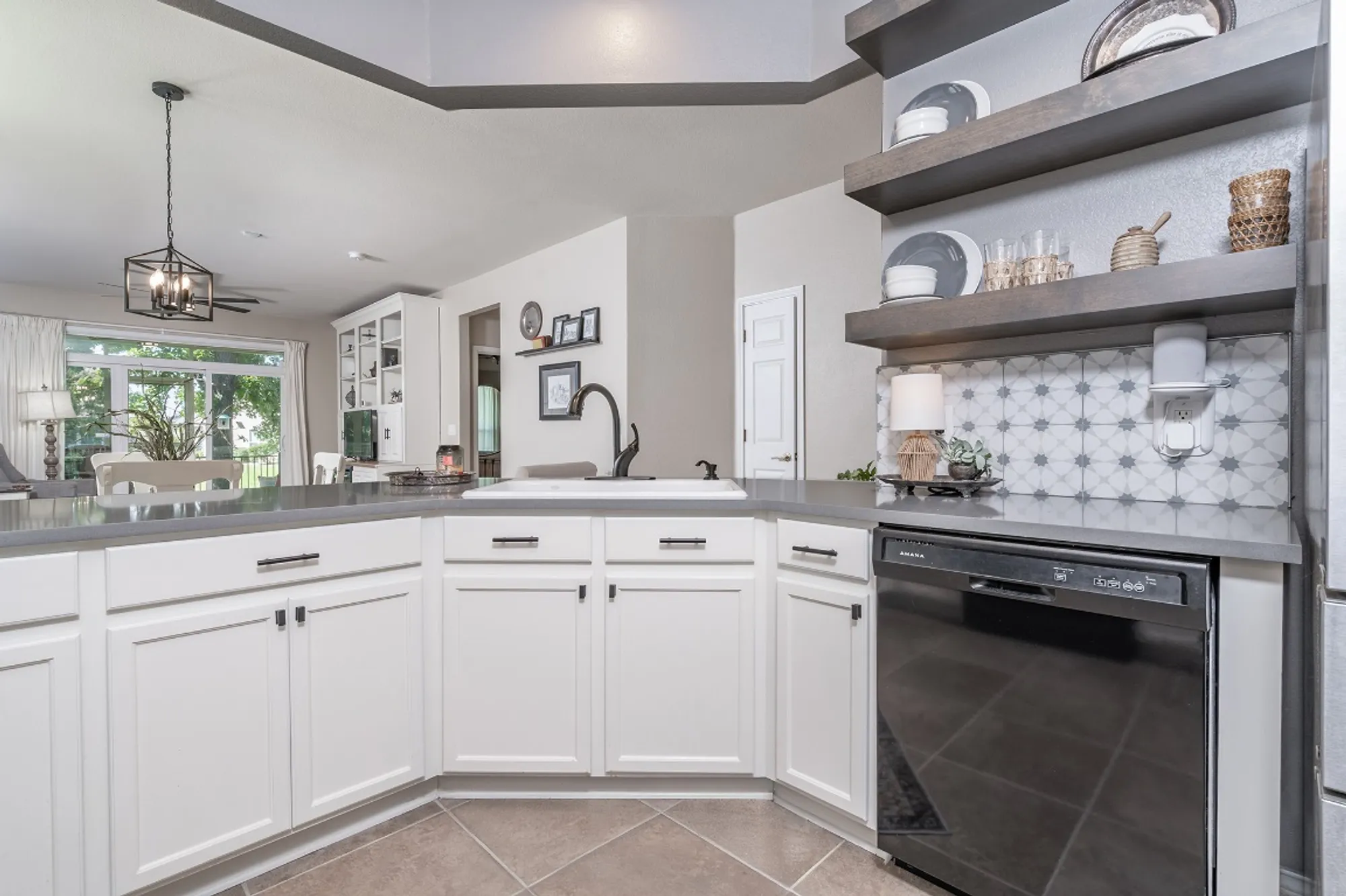 Property Slideshow image 10 of 26 | 113 honey creek trl, Georgetown, TX, 78633