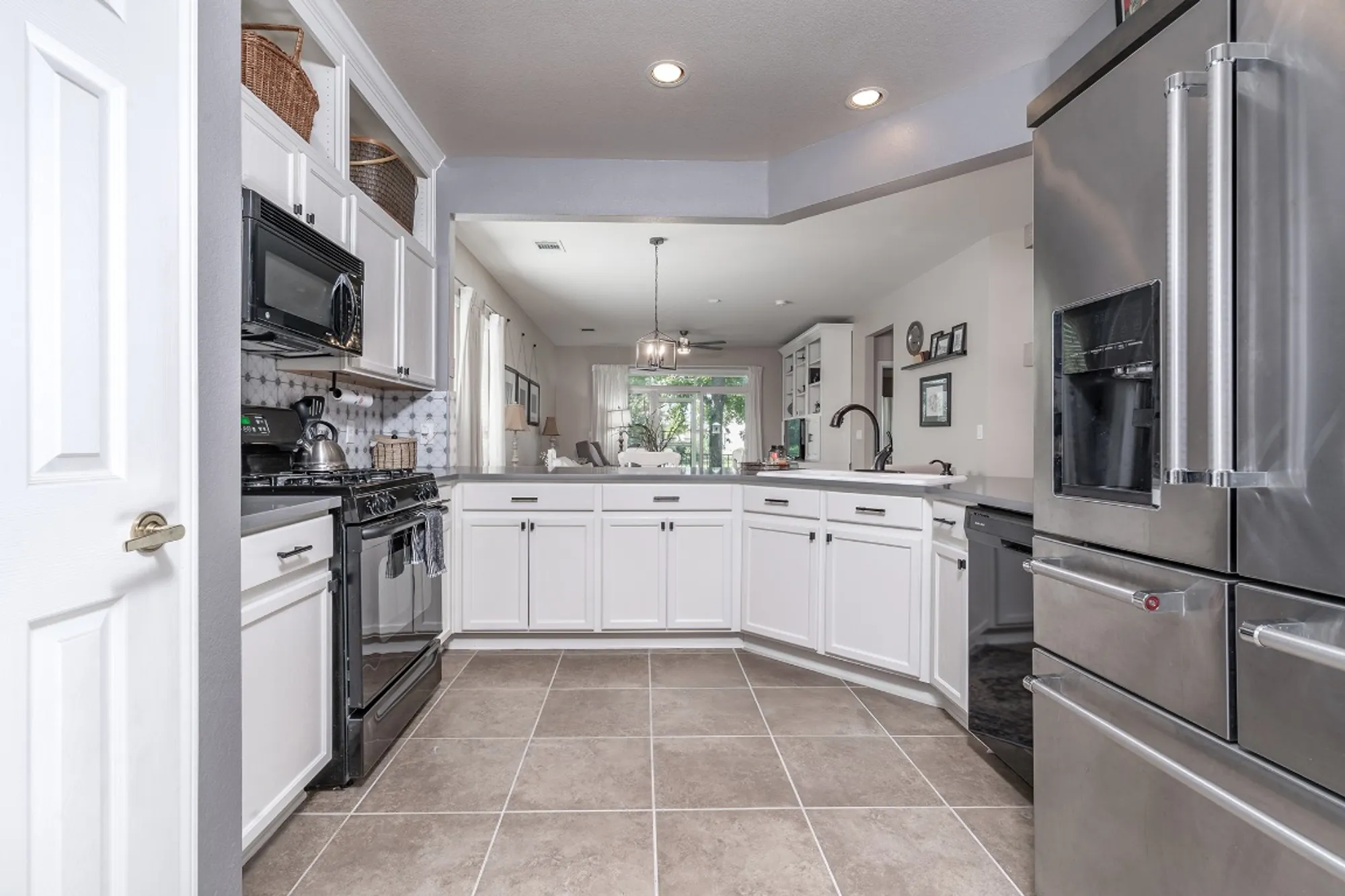 Property Slideshow image 8 of 26 | 113 honey creek trl, Georgetown, TX, 78633