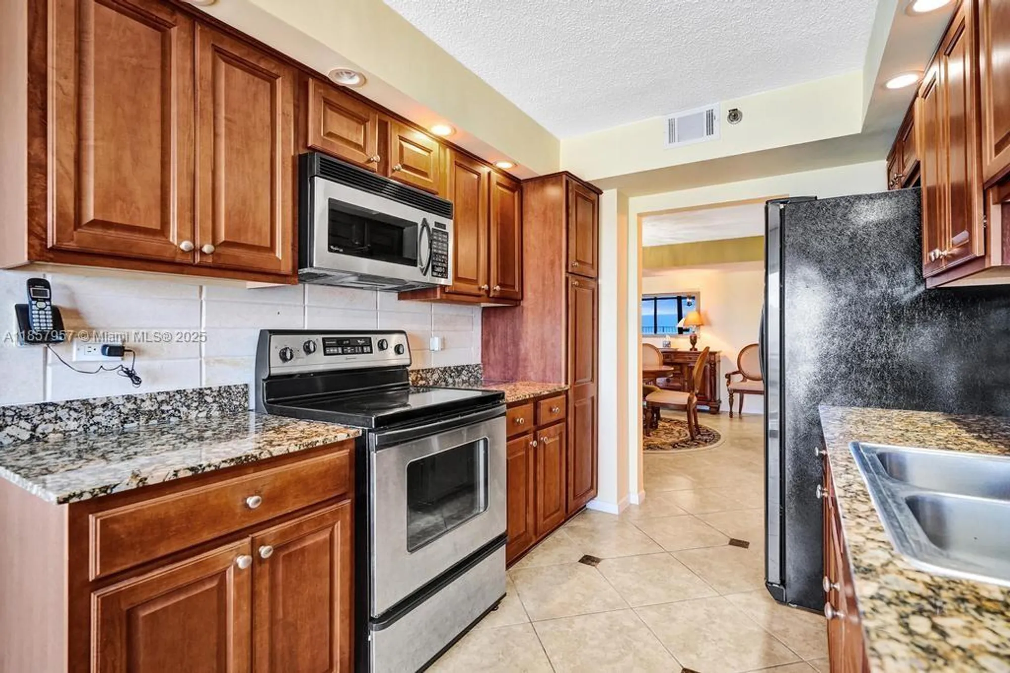 Property Slideshow image 12 of 77 | 1201 s ocean dr 2308n, Hollywood, FL, 33019