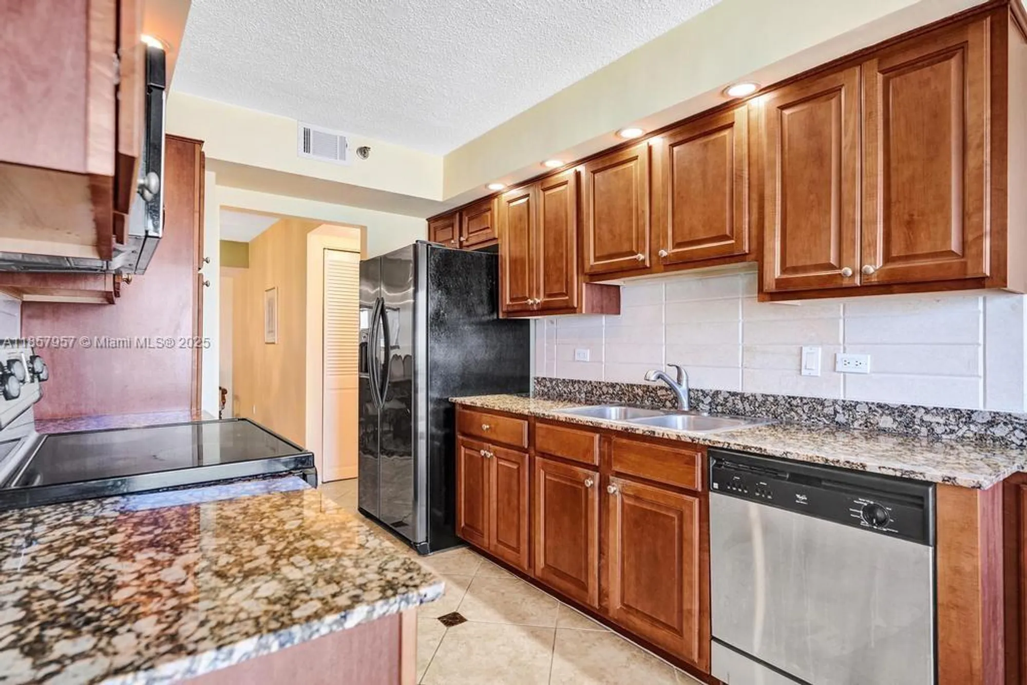 Property Slideshow image 13 of 77 | 1201 s ocean dr 2308n, Hollywood, FL, 33019