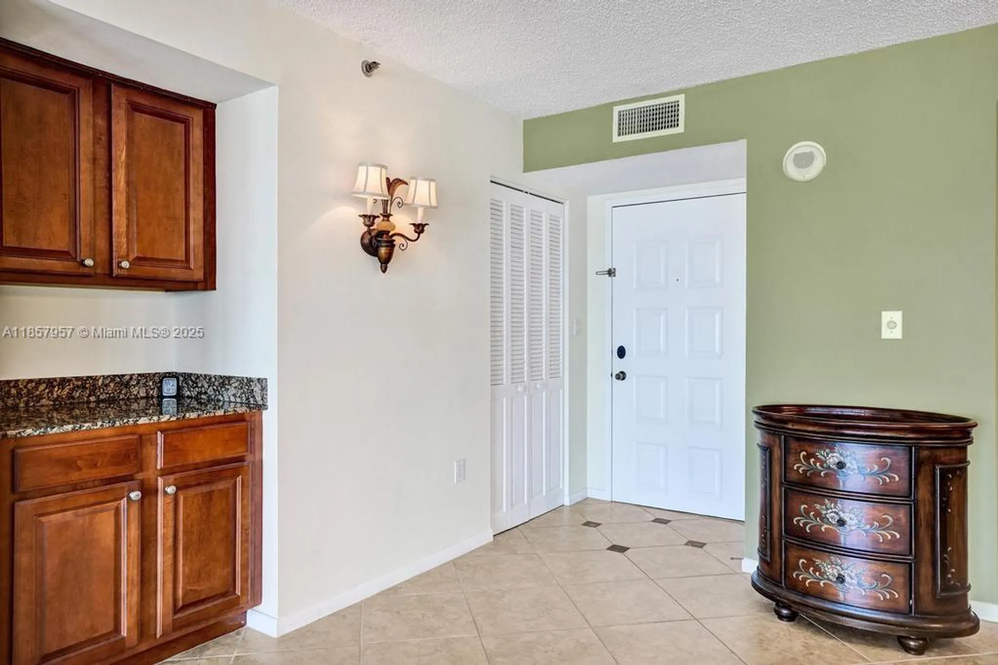 Property Slideshow image 21 of 77 | 1201 s ocean dr 2308n, Hollywood, FL, 33019