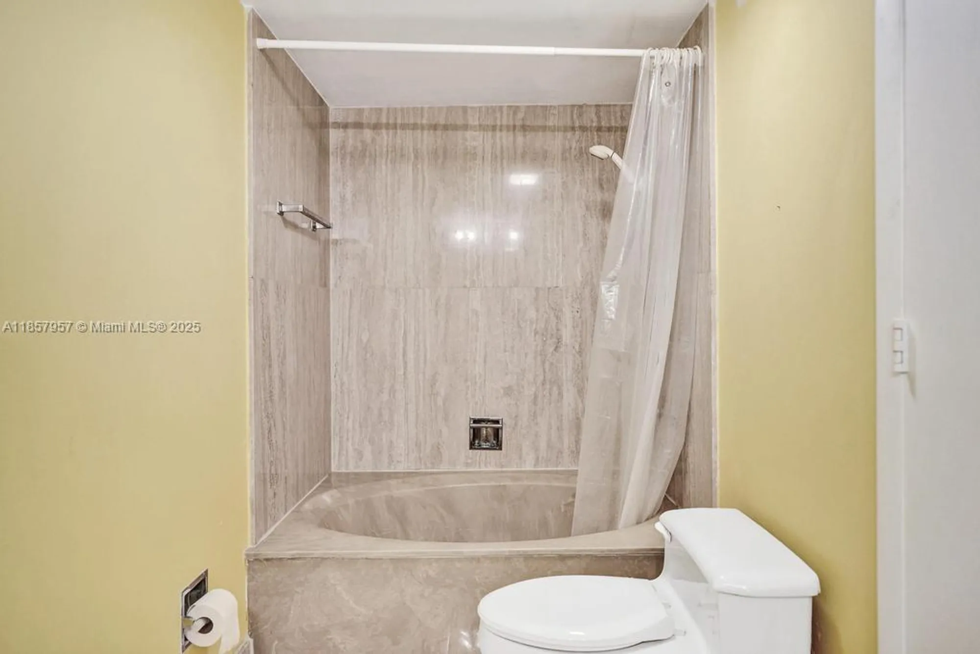 Property Slideshow image 35 of 77 | 1201 s ocean dr 2308n, Hollywood, FL, 33019