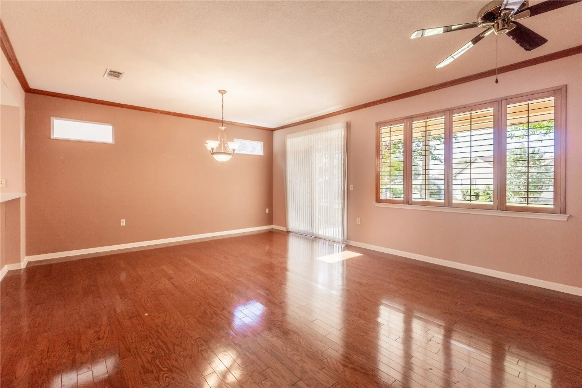 Property Slideshow image 10 of 30 | 117 dewberry dr, Georgetown, TX, 78633