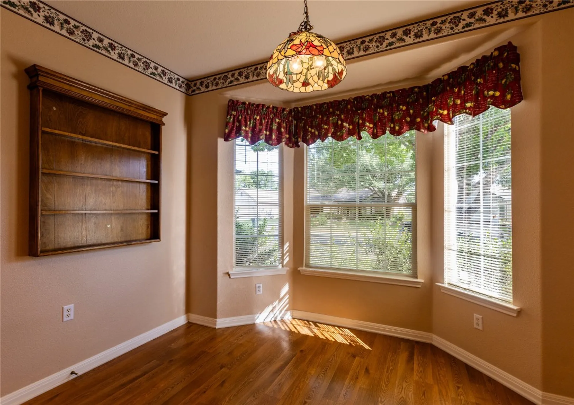 Property Slideshow image 11 of 30 | 117 dewberry dr, Georgetown, TX, 78633
