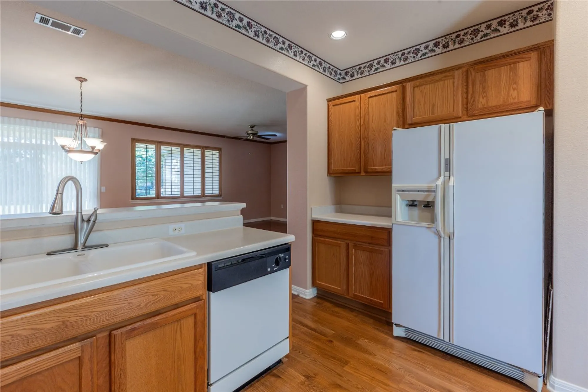 Property Slideshow image 12 of 30 | 117 dewberry dr, Georgetown, TX, 78633