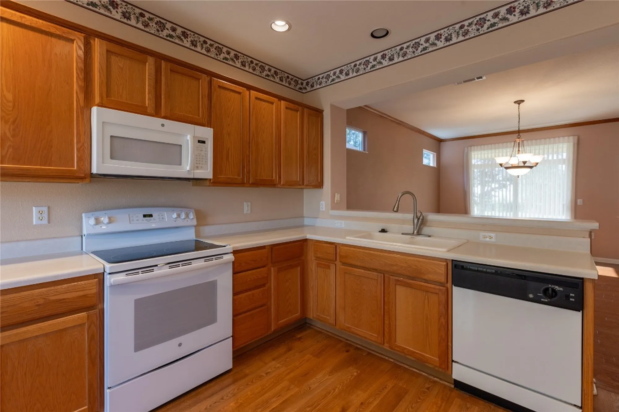 Property Slideshow image 13 of 30 | 117 dewberry dr, Georgetown, TX, 78633