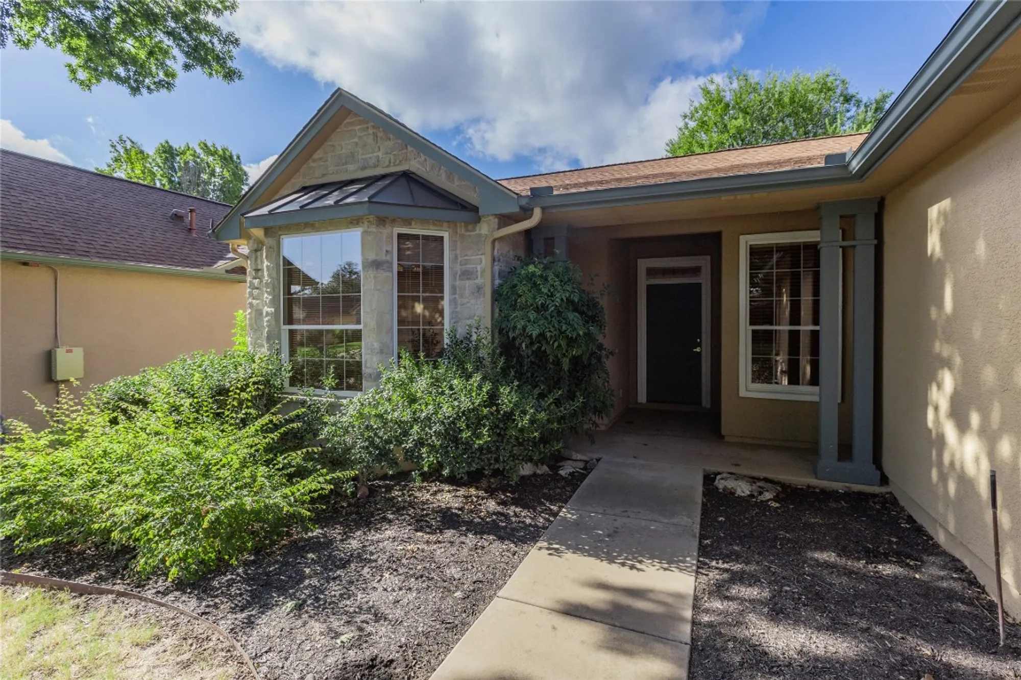 Property Slideshow image 2 of 30 | 117 dewberry dr, Georgetown, TX, 78633