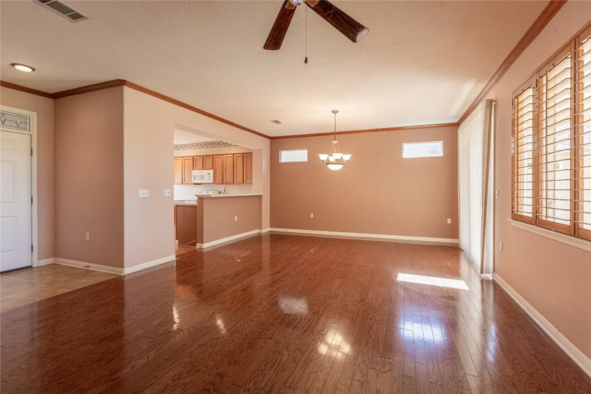 Property Slideshow image 9 of 30 | 117 dewberry dr, Georgetown, TX, 78633