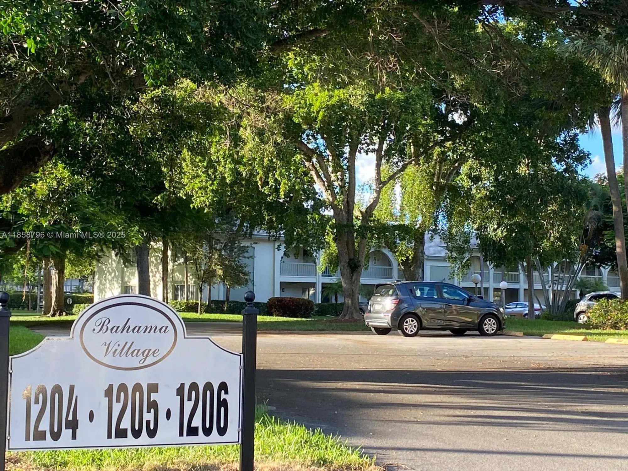 Property Slideshow image 4 of 14 | 1206 bahama bnd c2, Coconut Creek, FL, 33066