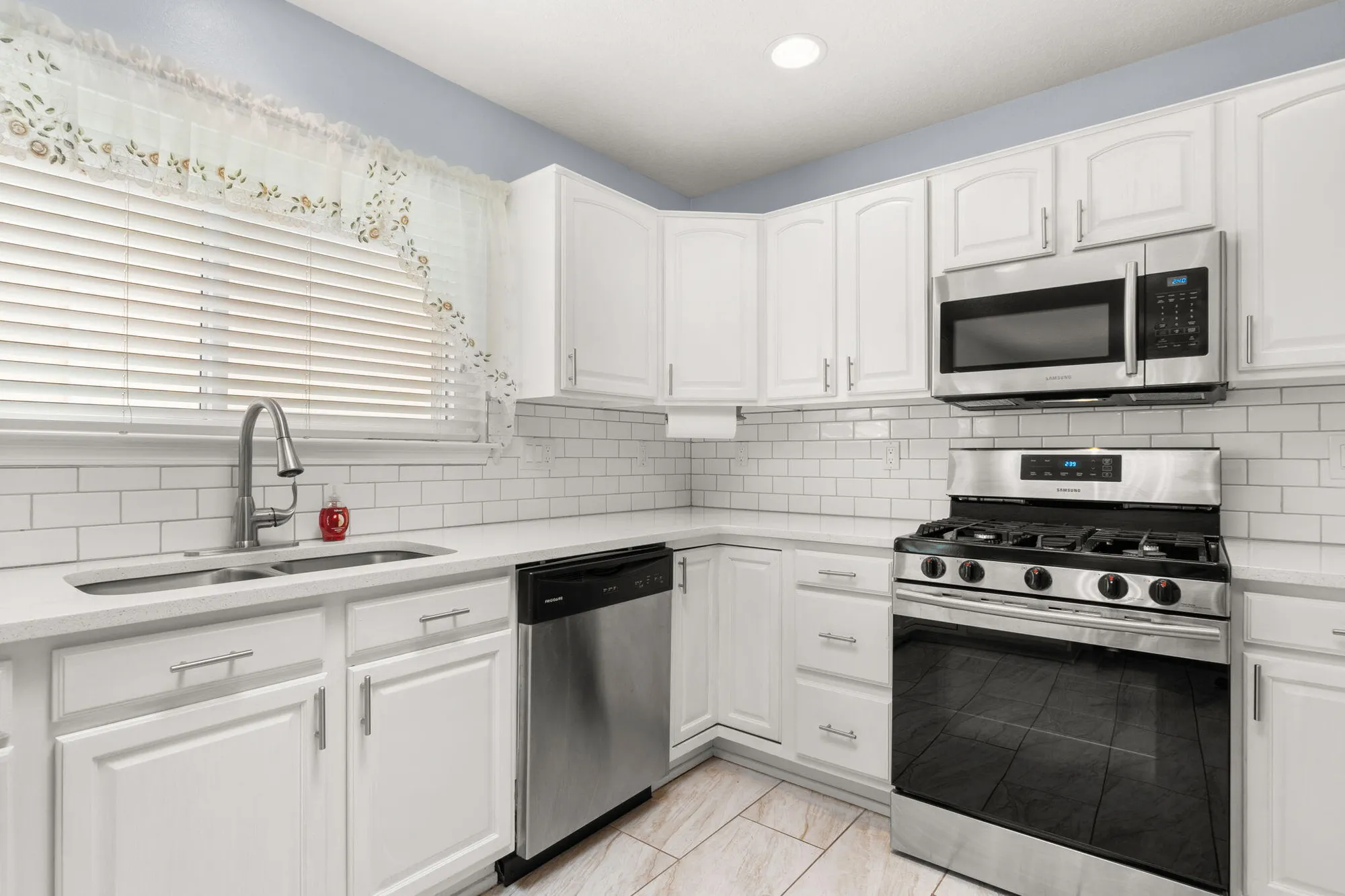 Property Slideshow image 12 of 46 | 3404 esplanade pl, Rio Rancho, NM, 87124