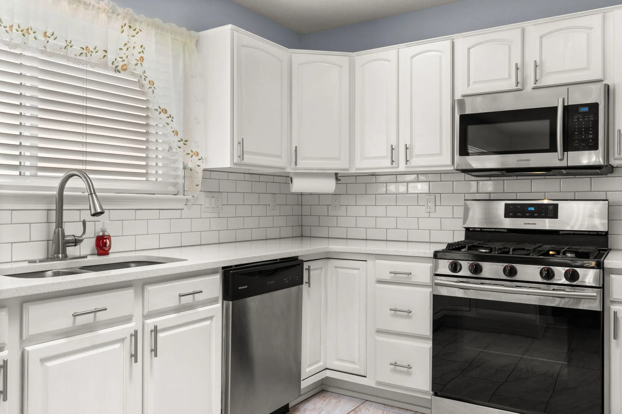 Property Slideshow image 13 of 46 | 3404 esplanade pl, Rio Rancho, NM, 87124