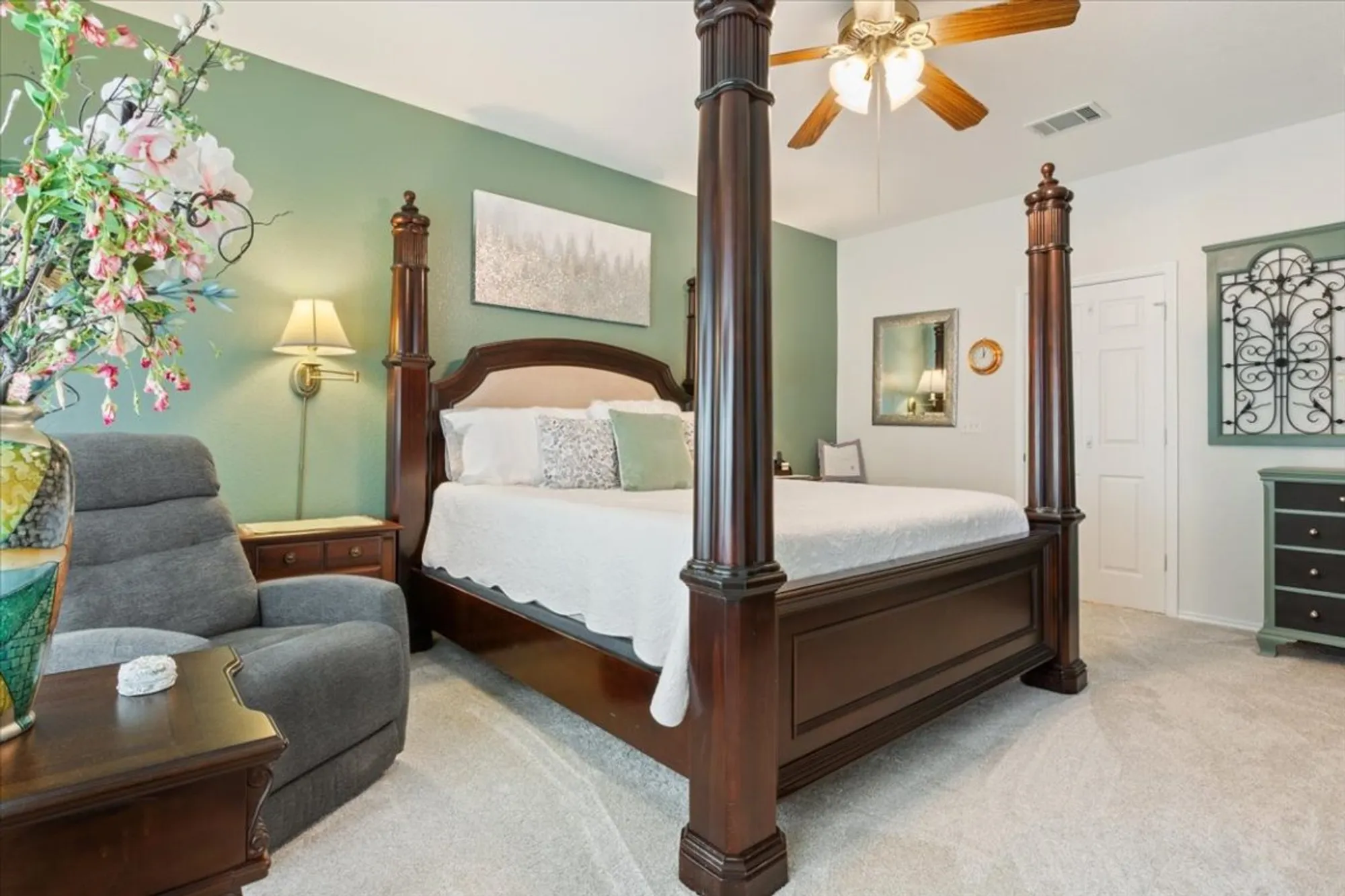 Property Slideshow image 14 of 26 | 812 prairie grass ln, Georgetown, TX, 78633