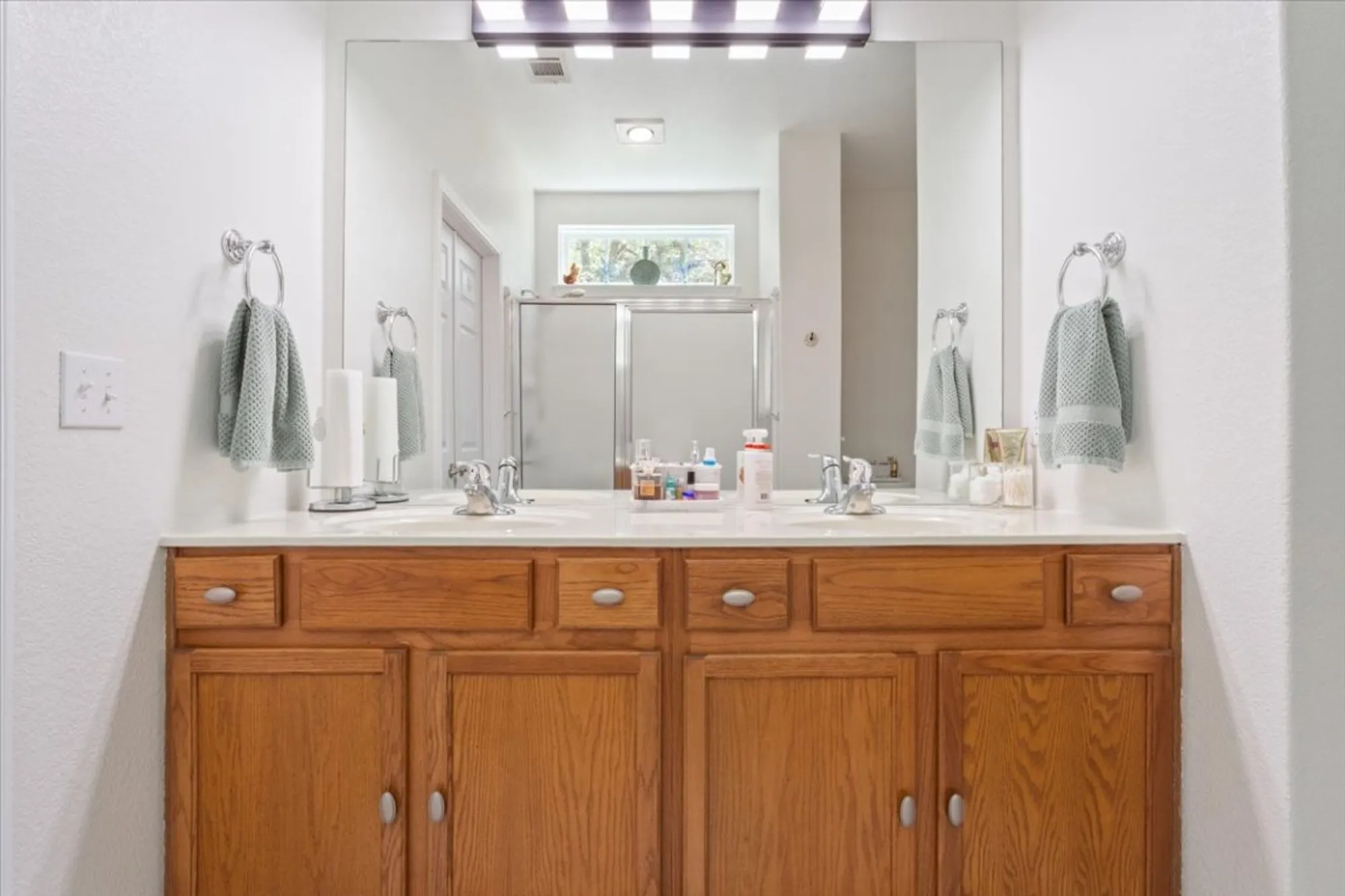 Property Slideshow image 15 of 26 | 812 prairie grass ln, Georgetown, TX, 78633