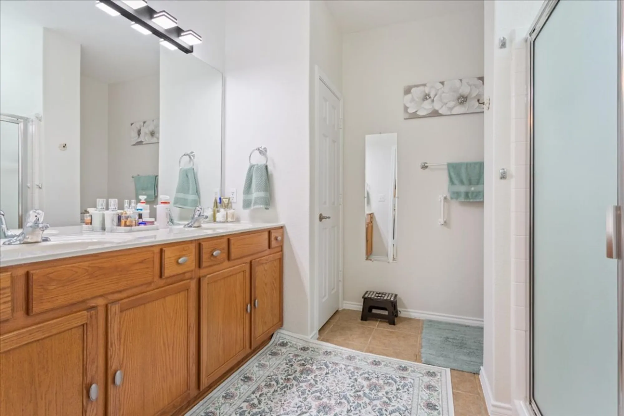 Property Slideshow image 16 of 26 | 812 prairie grass ln, Georgetown, TX, 78633