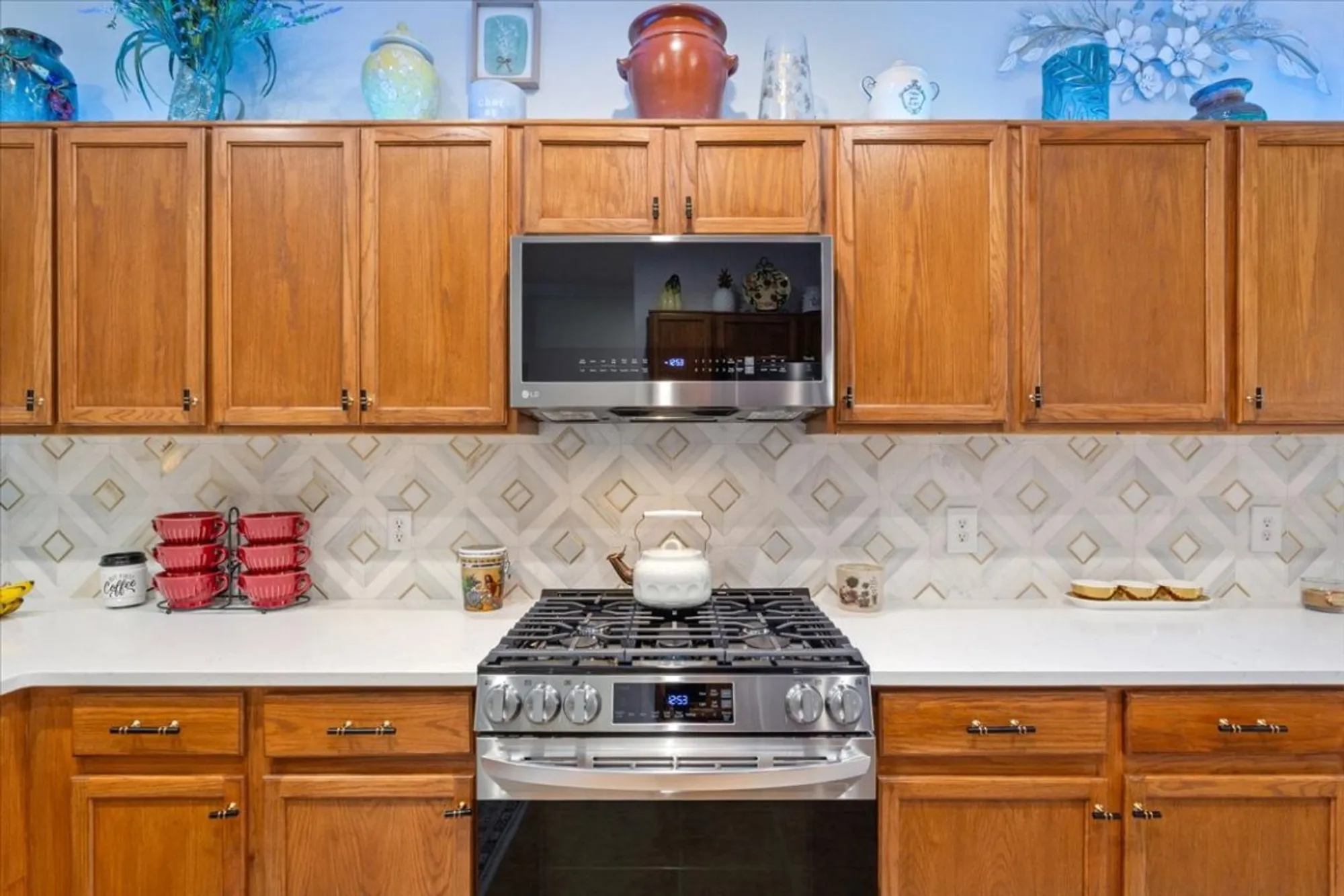 Property Slideshow image 10 of 26 | 812 prairie grass ln, Georgetown, TX, 78633