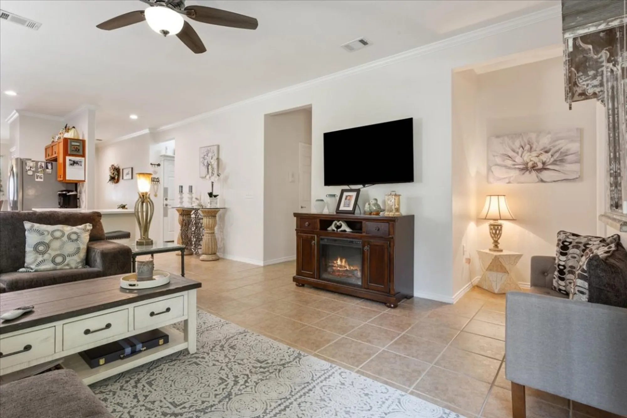 Property Slideshow image 8 of 26 | 812 prairie grass ln, Georgetown, TX, 78633