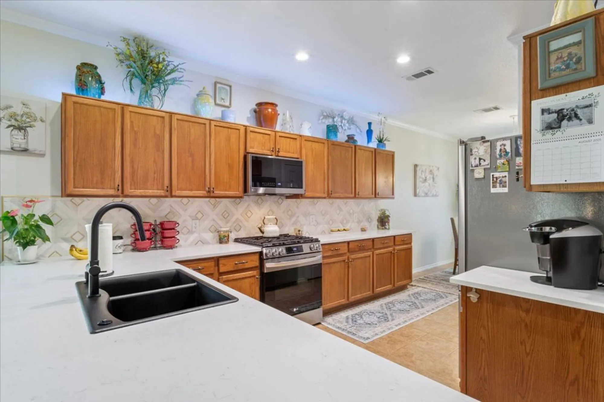 Property Slideshow image 9 of 26 | 812 prairie grass ln, Georgetown, TX, 78633