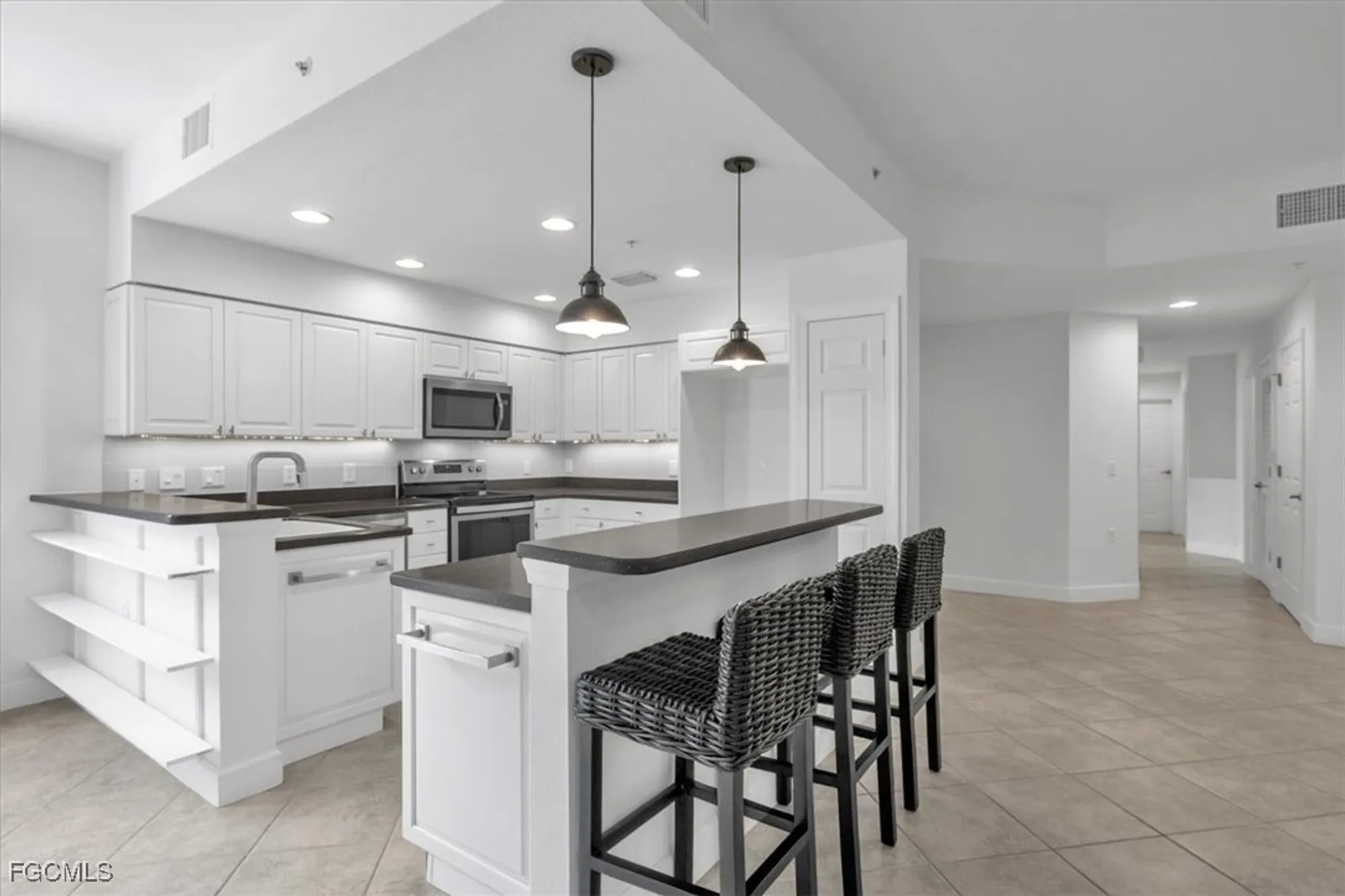 Property Slideshow image 10 of 48 | 13121 pebblebrook point cir 102, Fort Myers, FL, 33905