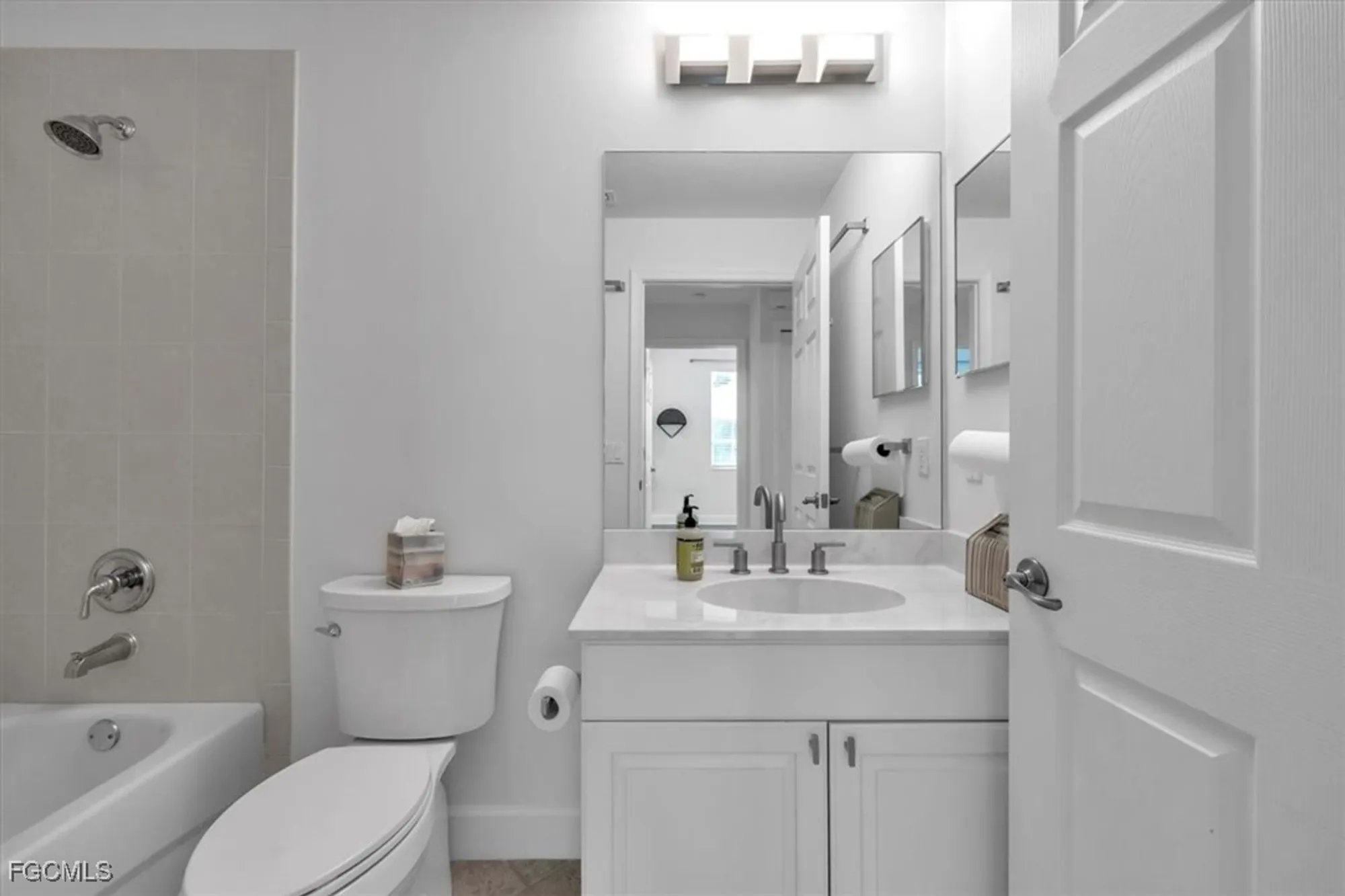 Property Slideshow image 33 of 48 | 13121 pebblebrook point cir 102, Fort Myers, FL, 33905