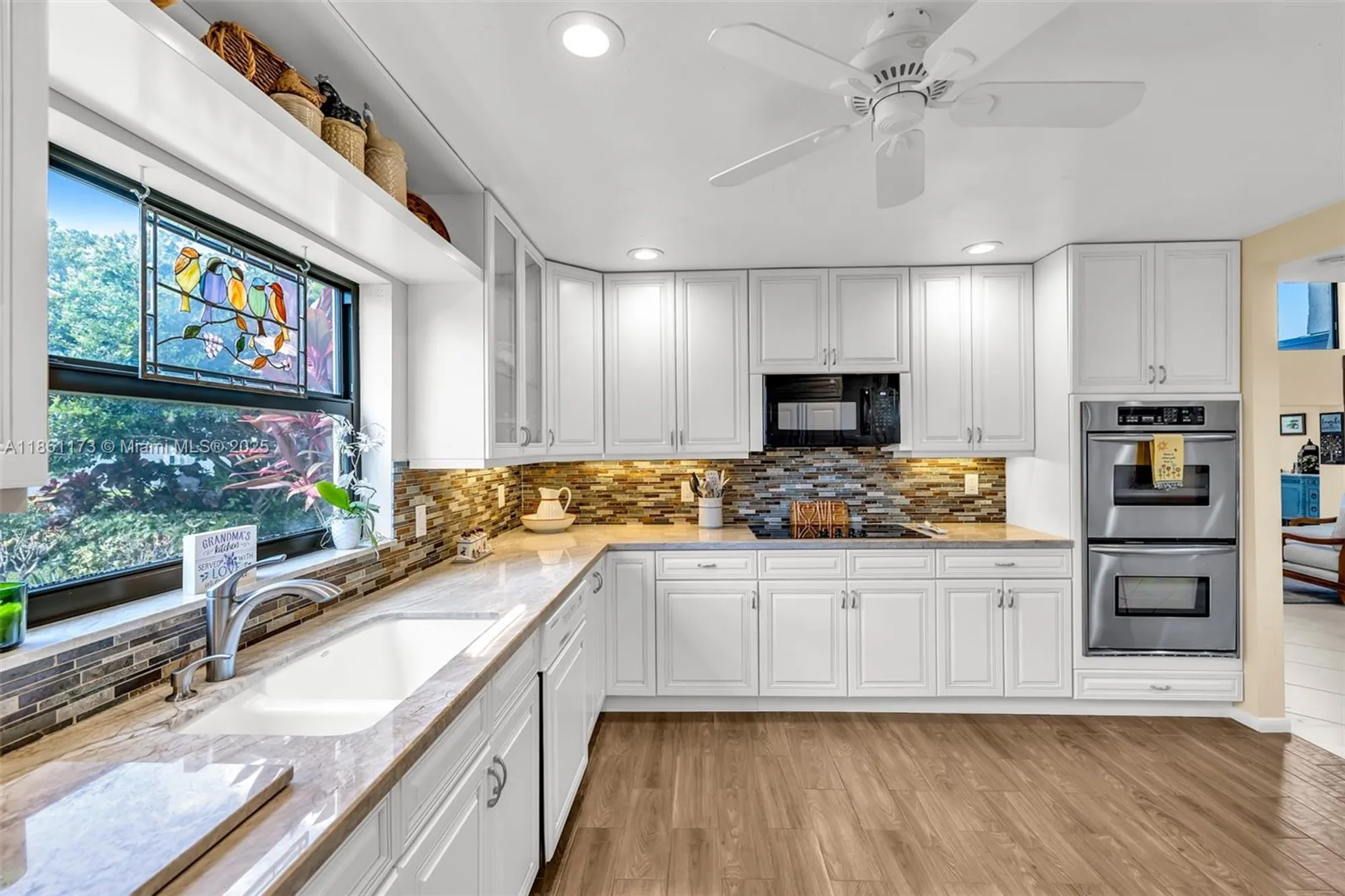 Property Slideshow image 11 of 40 | 21899 arriba real, Boca Raton, FL, 33433