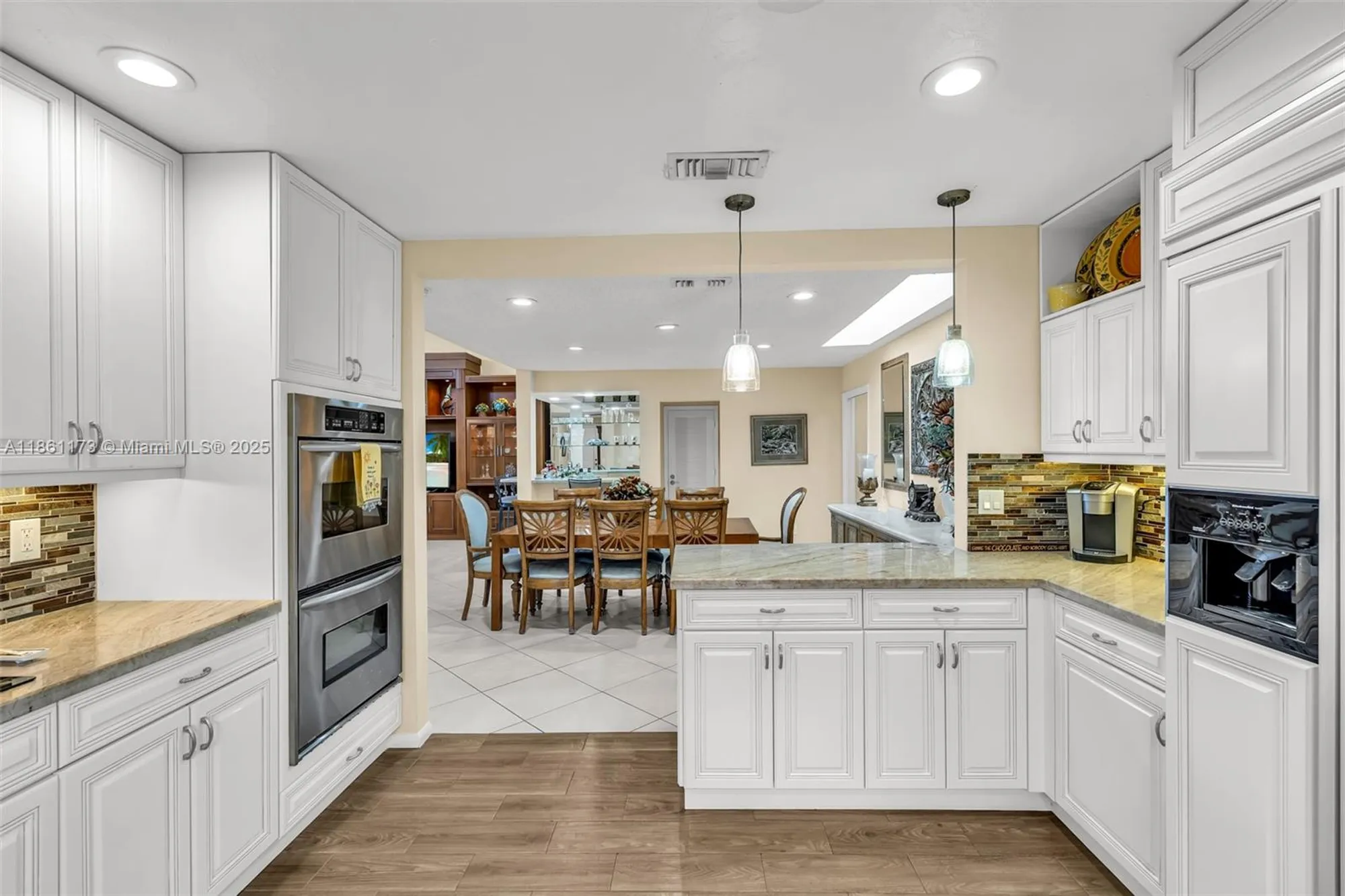 Property Slideshow image 12 of 40 | 21899 arriba real, Boca Raton, FL, 33433