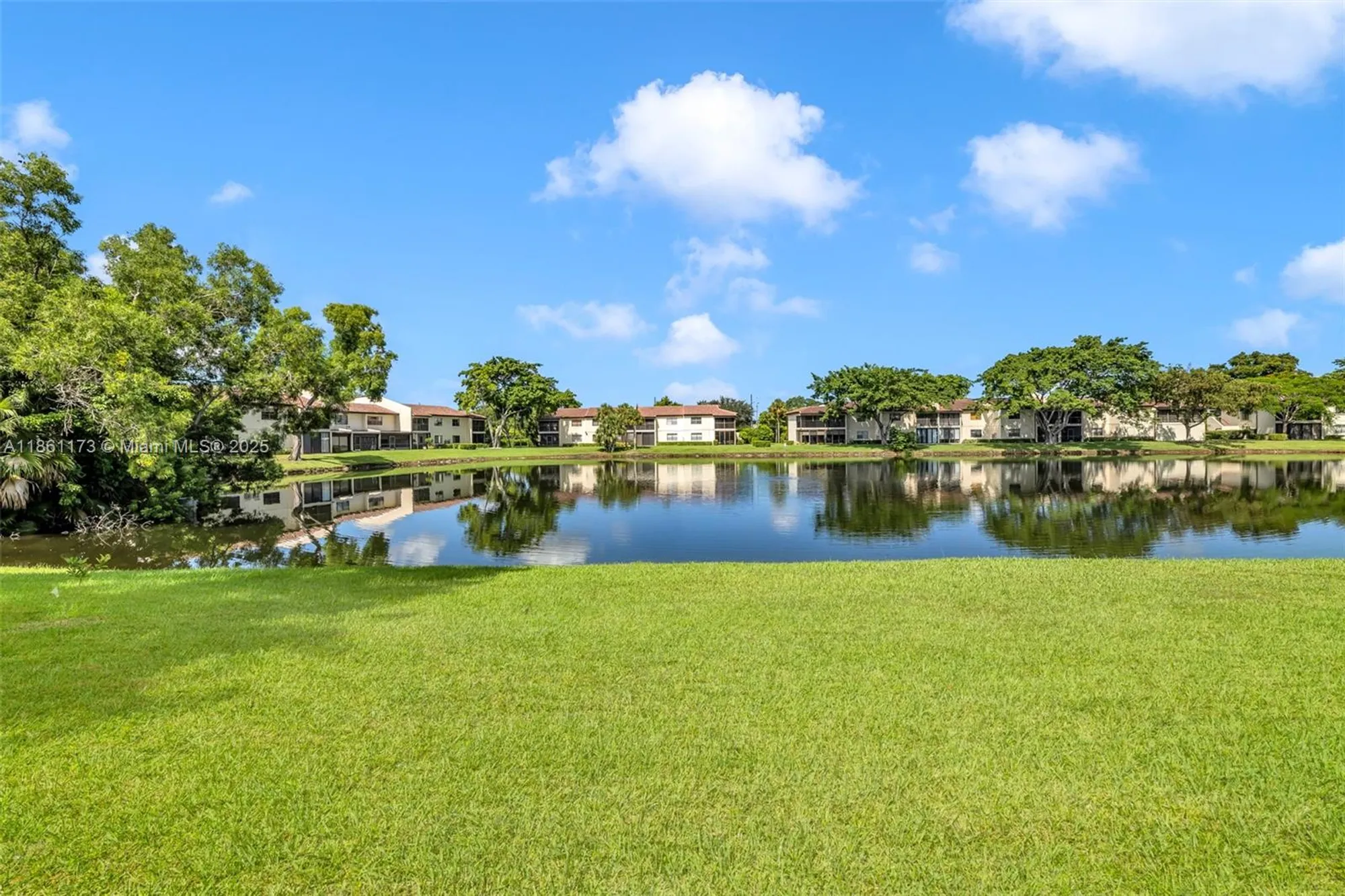 Property Slideshow image 24 of 40 | 21899 arriba real, Boca Raton, FL, 33433