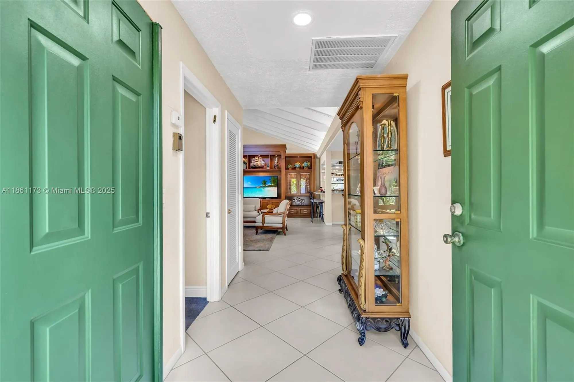 Property Slideshow image 5 of 40 | 21899 arriba real, Boca Raton, FL, 33433