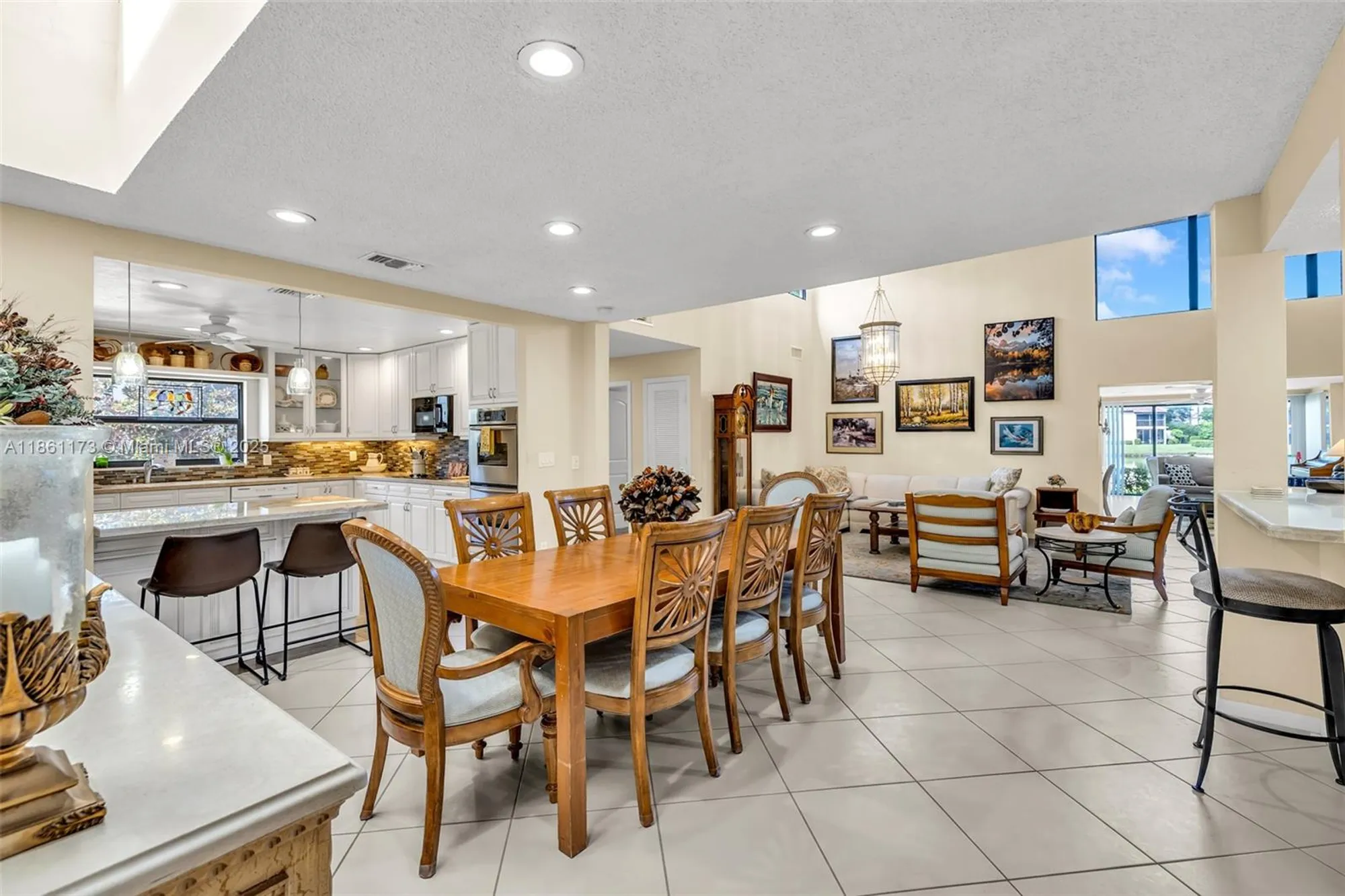 Property Slideshow image 9 of 40 | 21899 arriba real, Boca Raton, FL, 33433