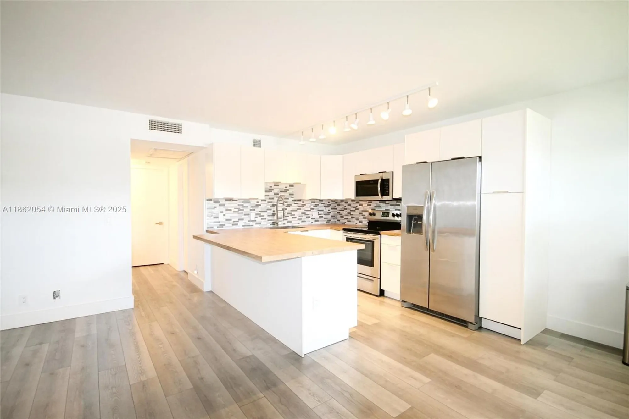 Property Slideshow image 2 of 31 | 301 sw 135th ave 113c, Pembroke Pines, FL, 33027