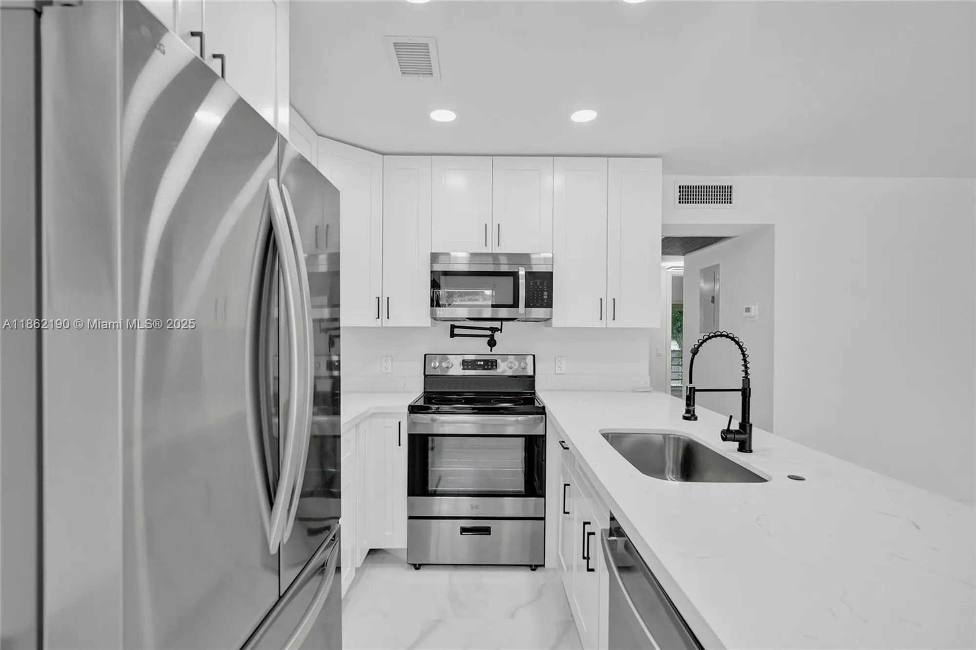 Property Slideshow image 14 of 39 | 67 newport d # 67, Deerfield Beach, FL, 33442