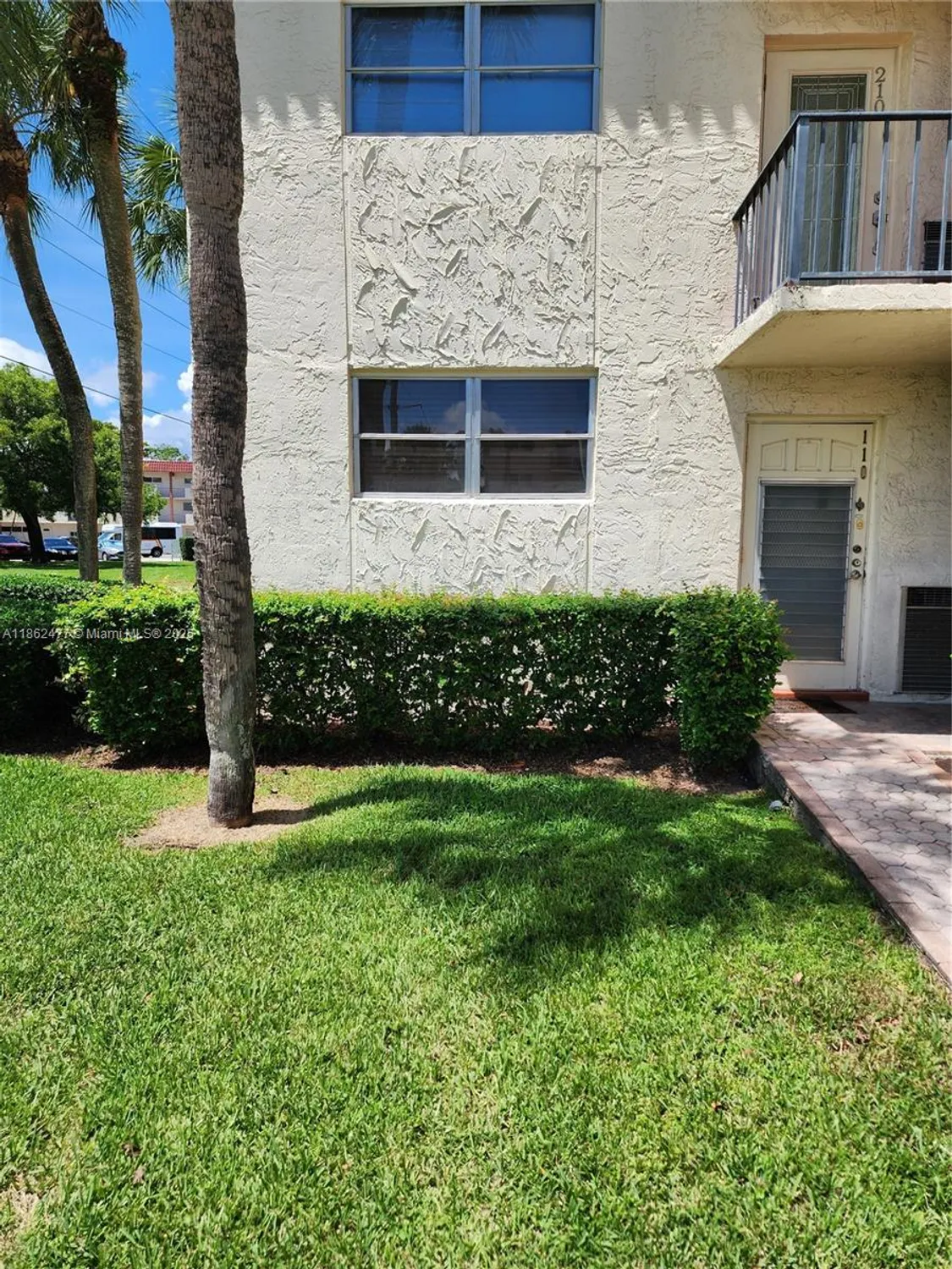Property Slideshow image 13 of 45 | 681 s hollybrook dr apt 110, Pembroke Pines, FL, 33025