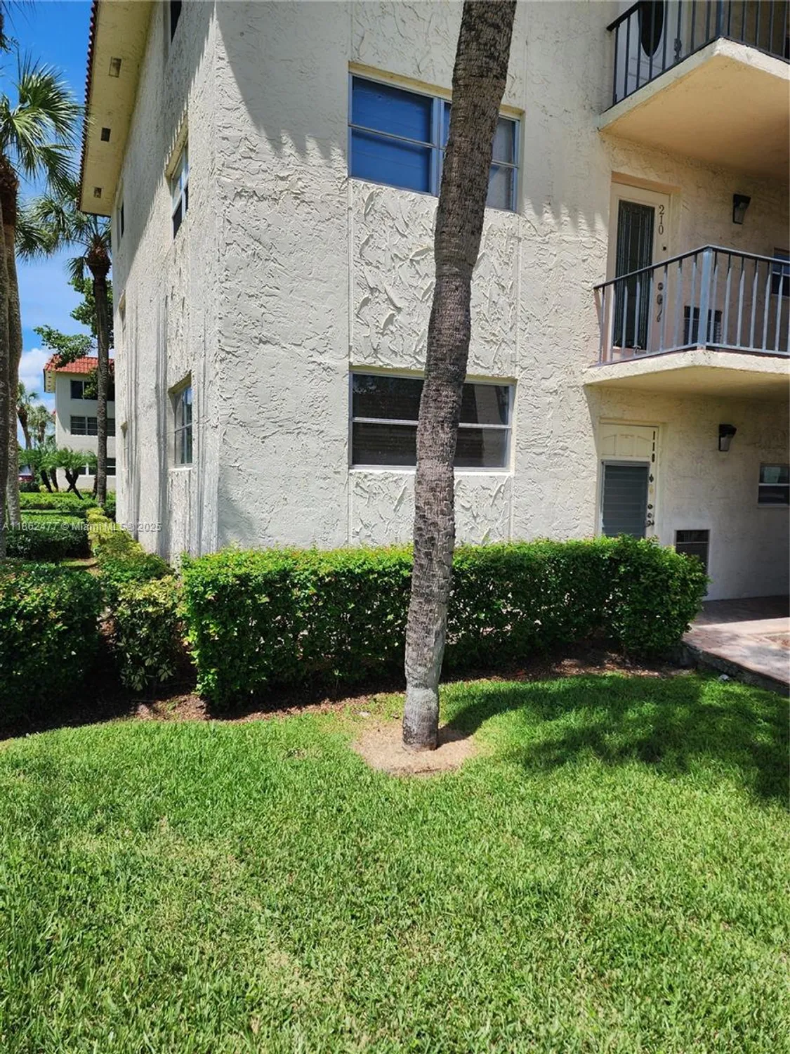 Property Slideshow image 21 of 45 | 681 s hollybrook dr apt 110, Pembroke Pines, FL, 33025
