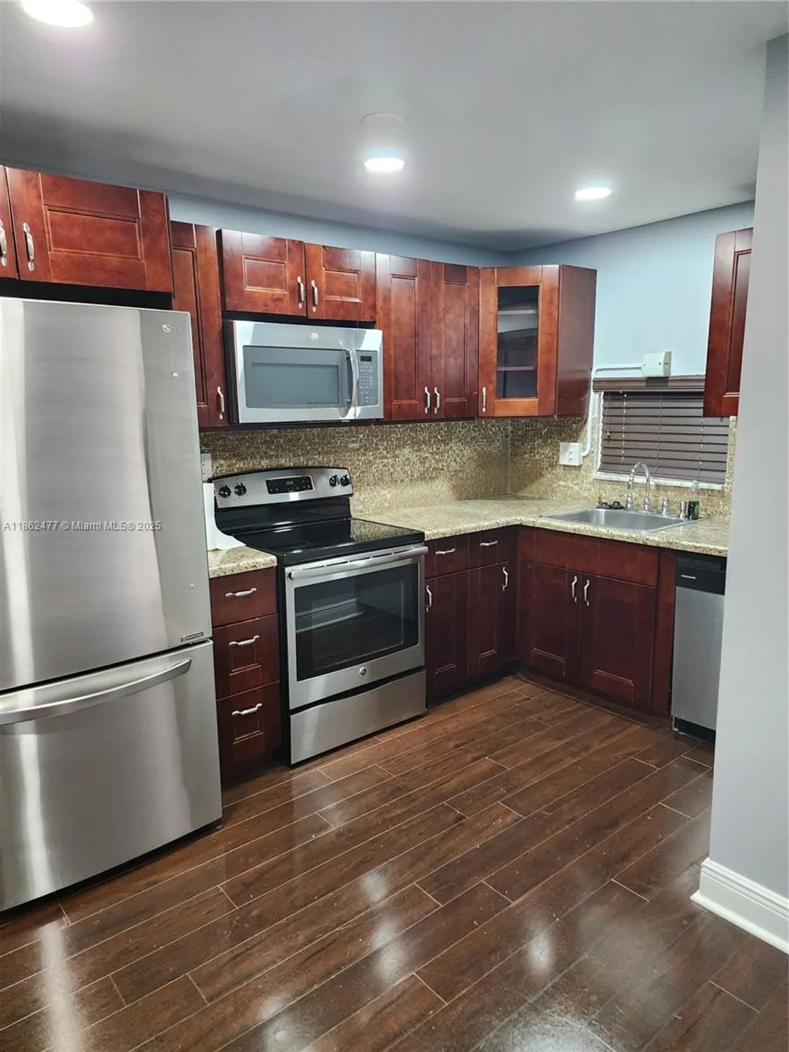 Property Slideshow image 3 of 45 | 681 s hollybrook dr apt 110, Pembroke Pines, FL, 33025