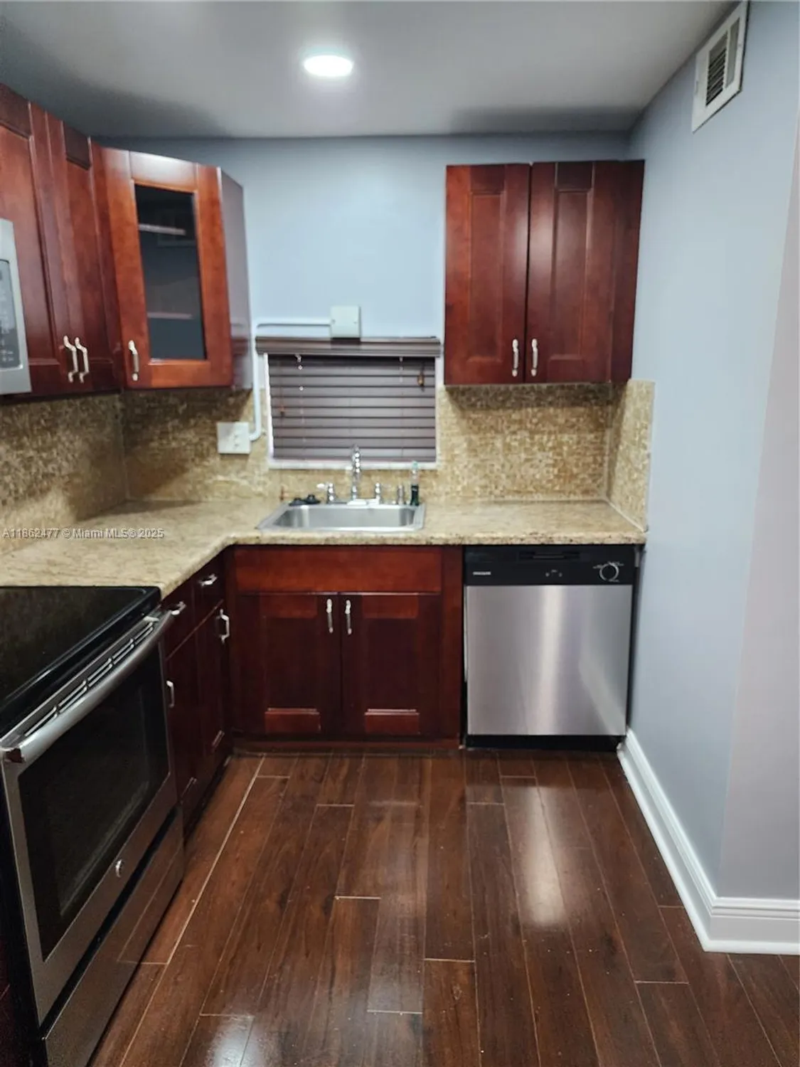 Property Slideshow image 5 of 45 | 681 s hollybrook dr apt 110, Pembroke Pines, FL, 33025