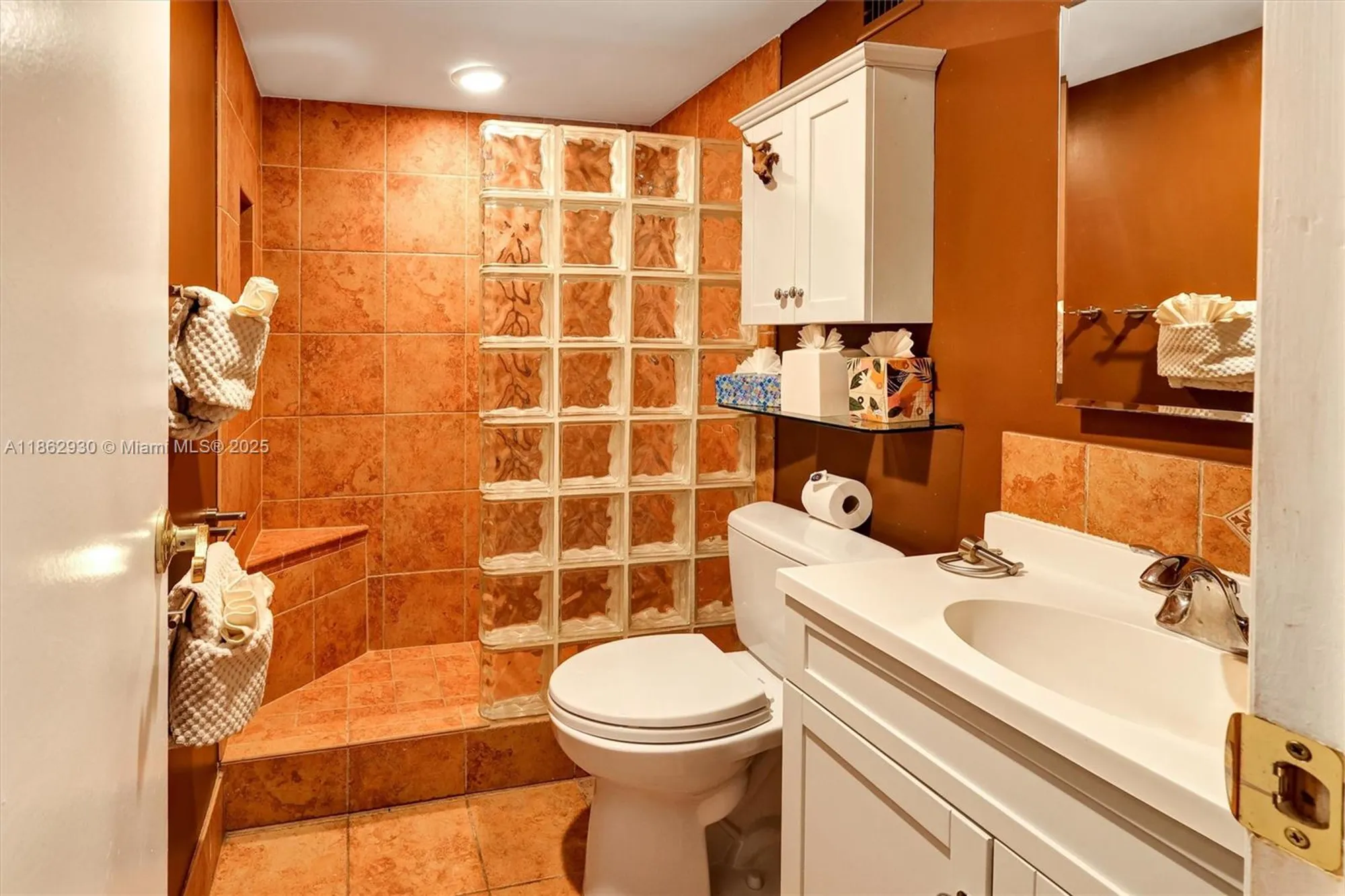 Property Slideshow image 12 of 32 | 5860 nw 44th st 214, Lauderhill, FL, 33319