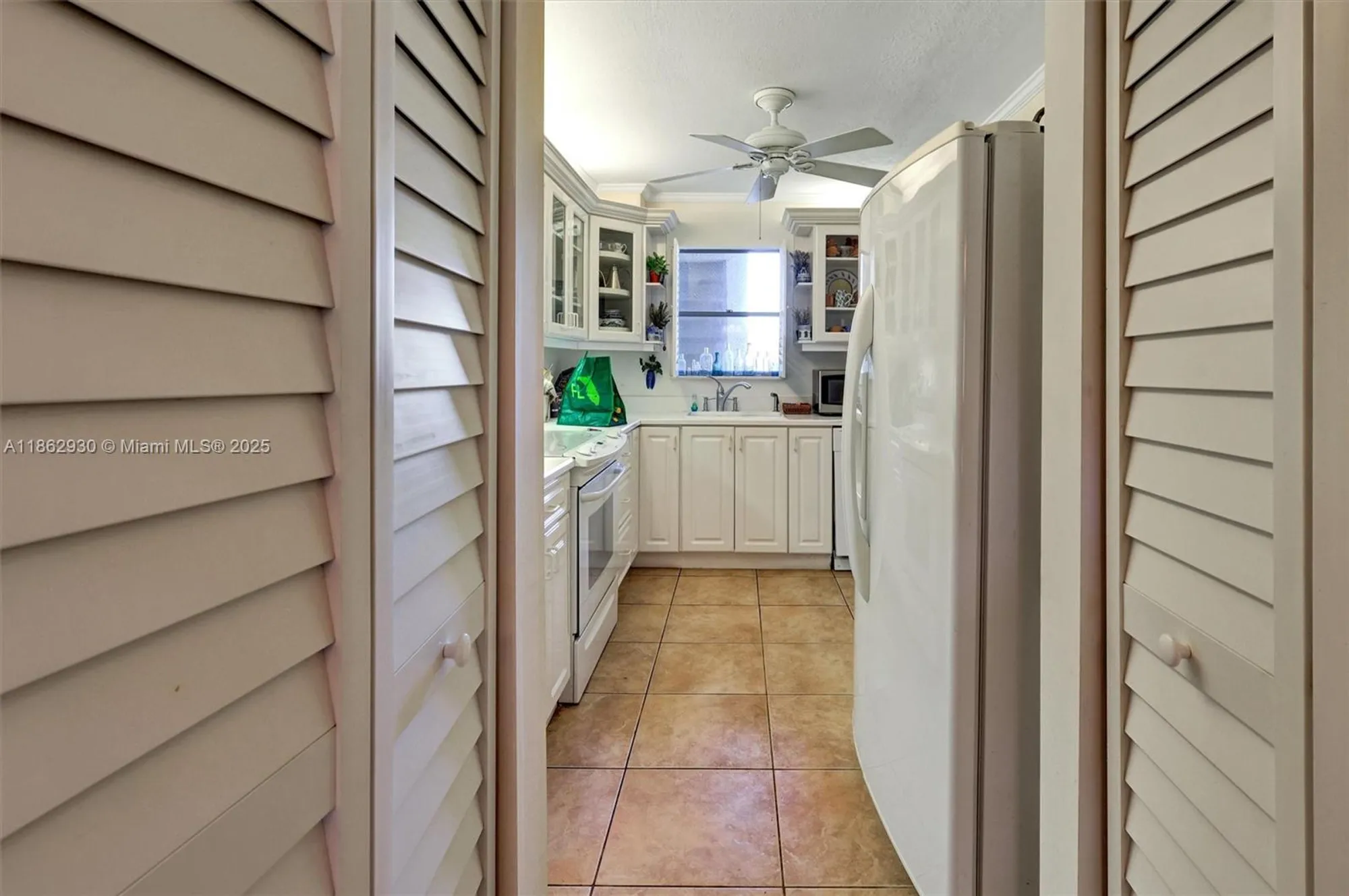 Property Slideshow image 13 of 32 | 5860 nw 44th st 214, Lauderhill, FL, 33319