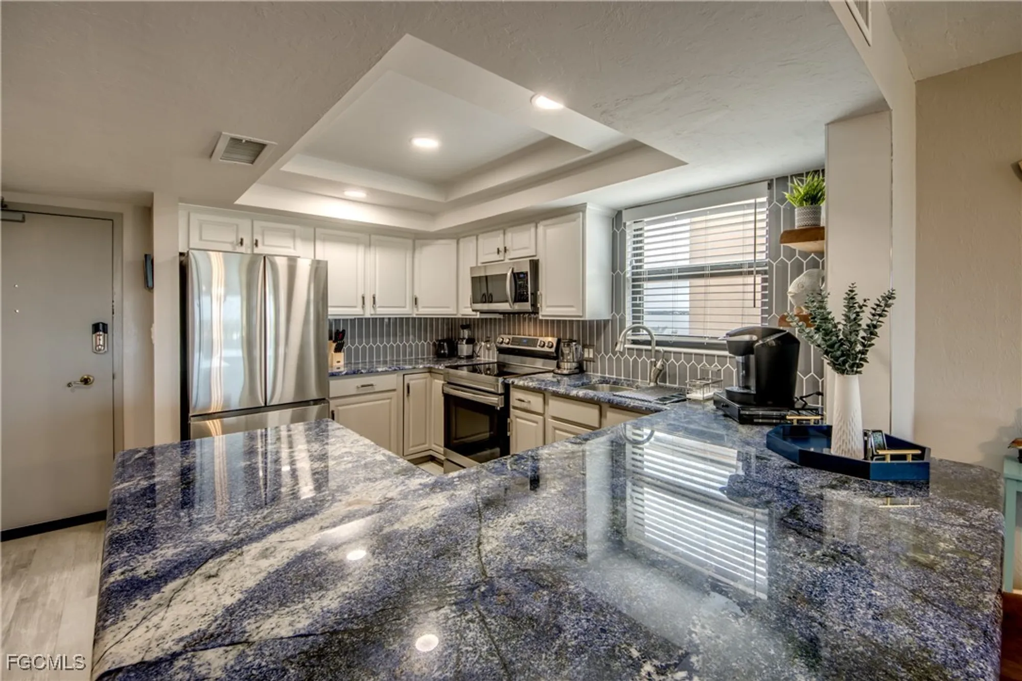 Property Slideshow image 10 of 49 | 4260 se 20th pl 701, Cape Coral, FL, 33904