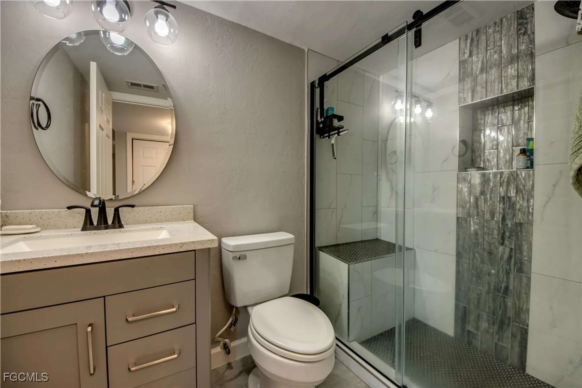 Property Slideshow image 26 of 49 | 4260 se 20th pl 701, Cape Coral, FL, 33904