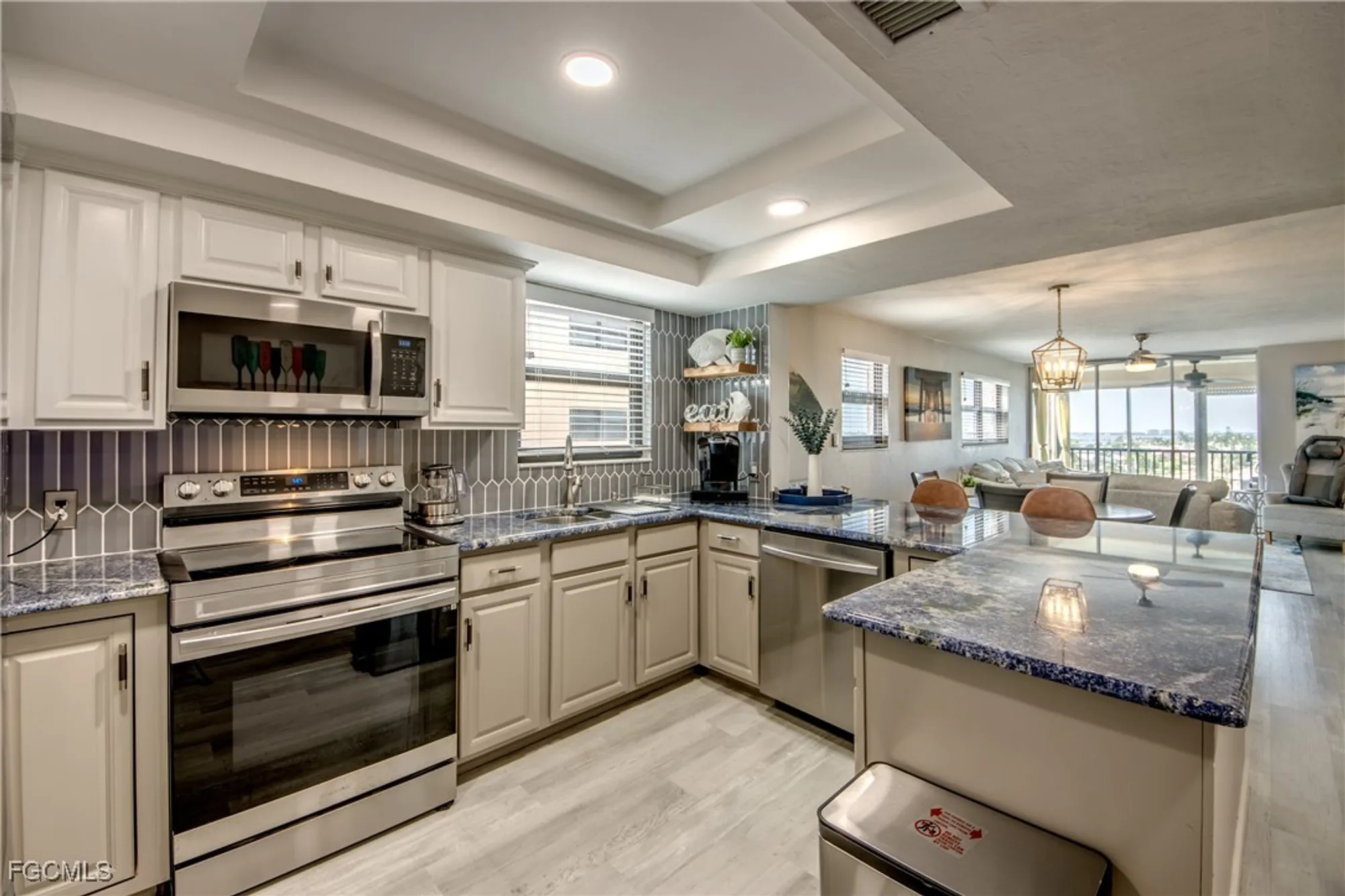 Property Slideshow image 6 of 49 | 4260 se 20th pl 701, Cape Coral, FL, 33904