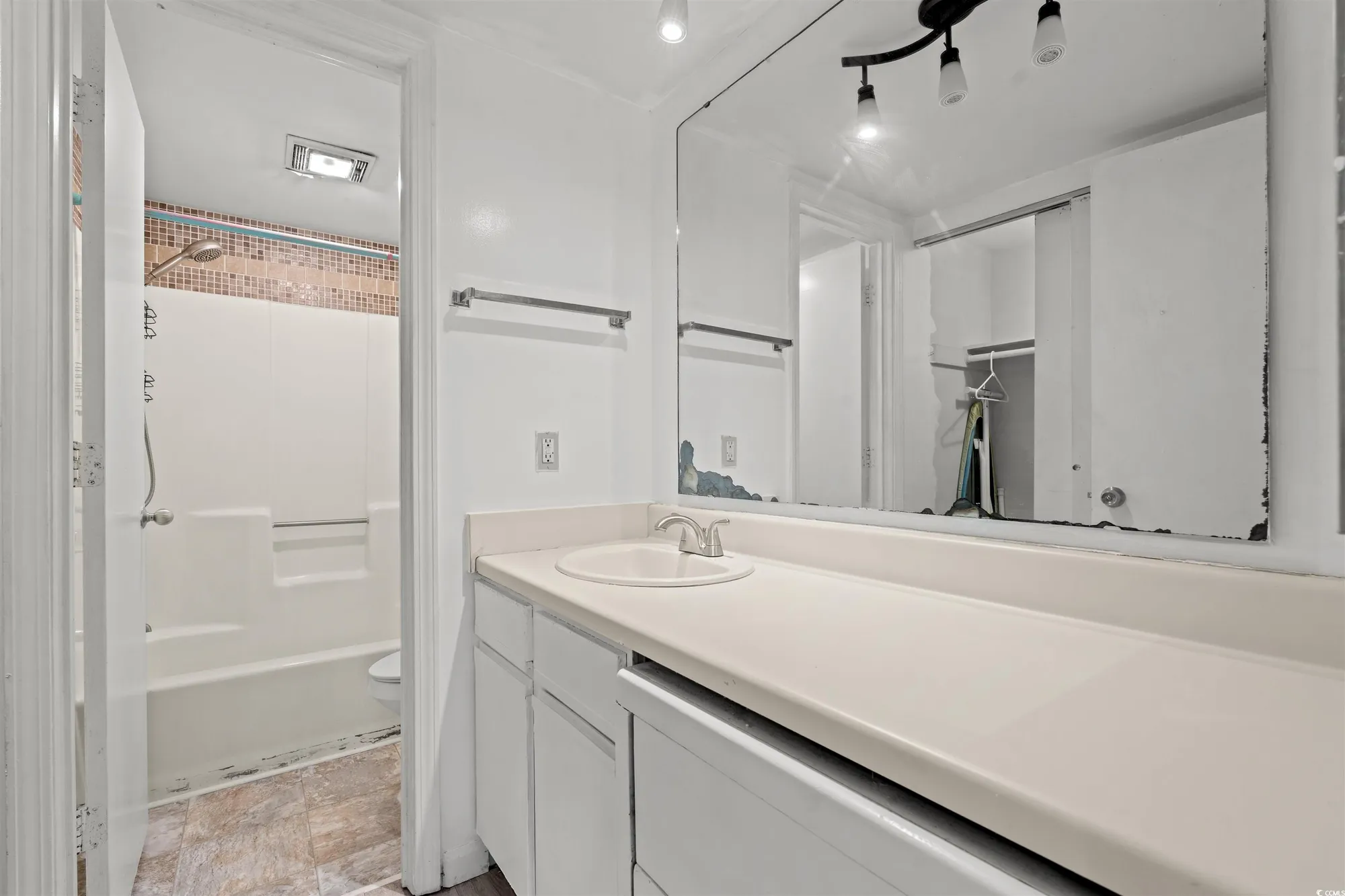 Property Slideshow image 9 of 20 | 6850 blue heron blvd unit 212, Myrtle Beach, SC, 29588