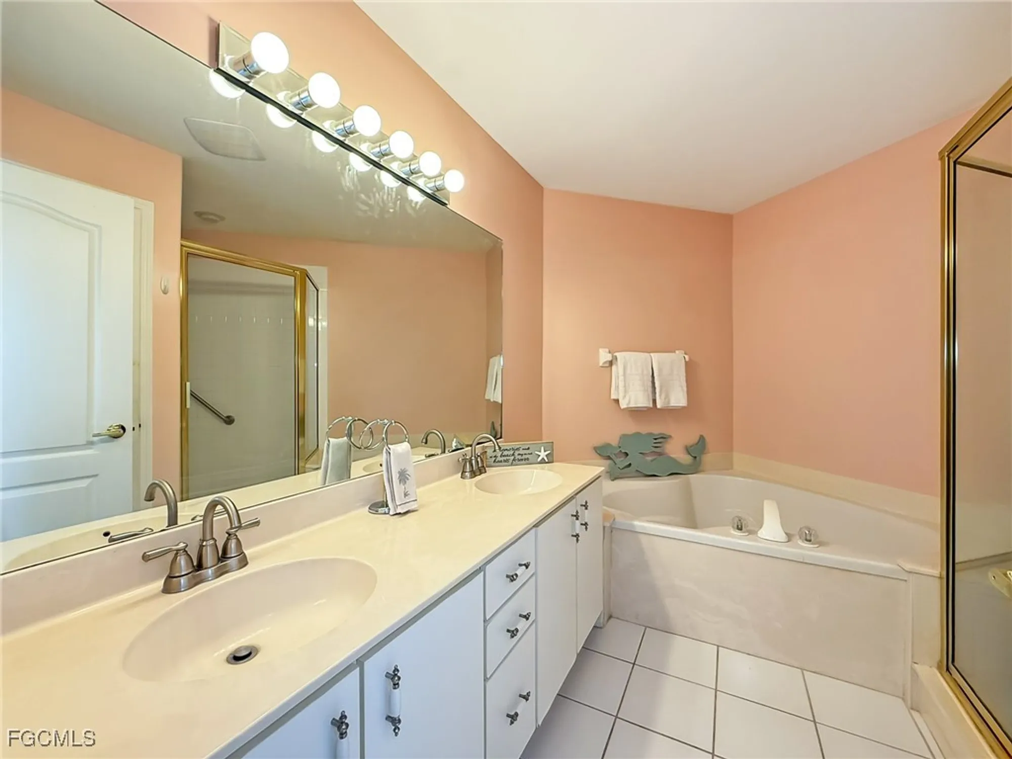 Property Slideshow image 18 of 35 | 15055 tamarind cay ct 1209, Fort Myers, FL, 33908