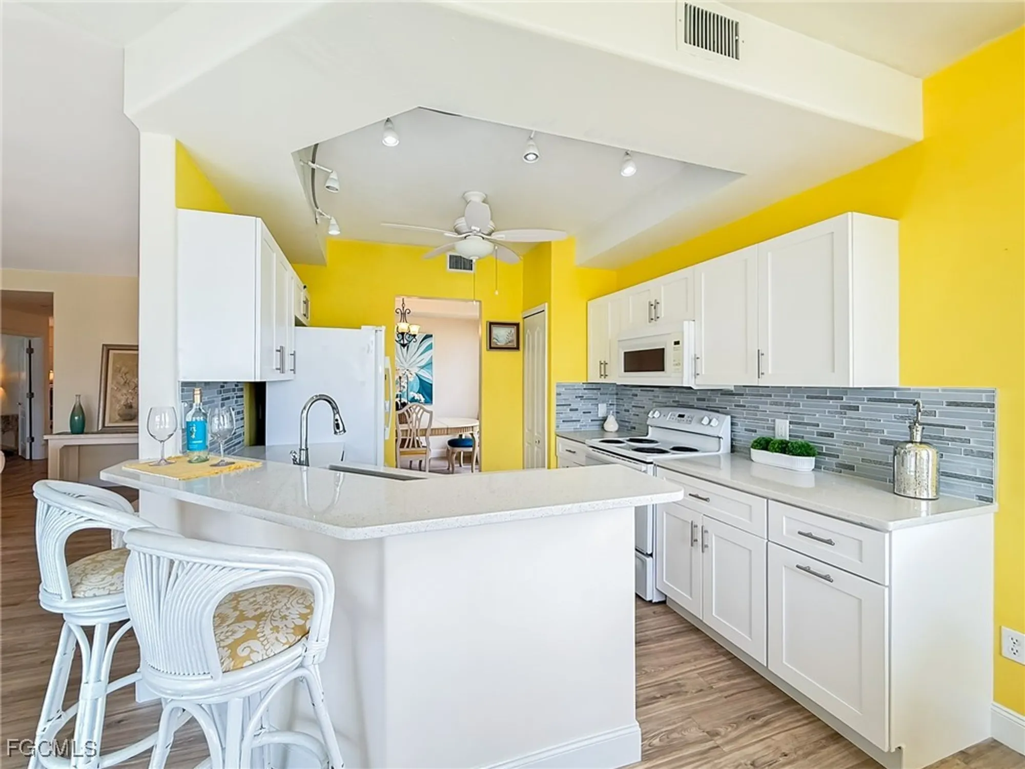 Property Slideshow image 10 of 35 | 15055 tamarind cay ct 1209, Fort Myers, FL, 33908