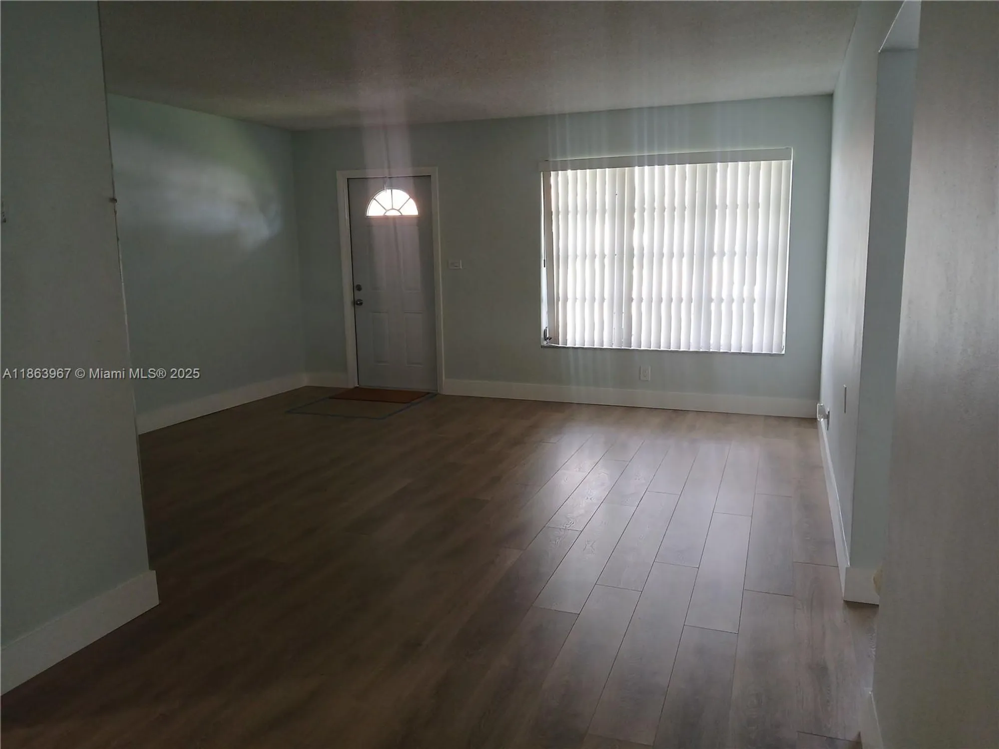 Property Slideshow image 6 of 16 | 4502 nw 46th st, Tamarac, FL, 33319