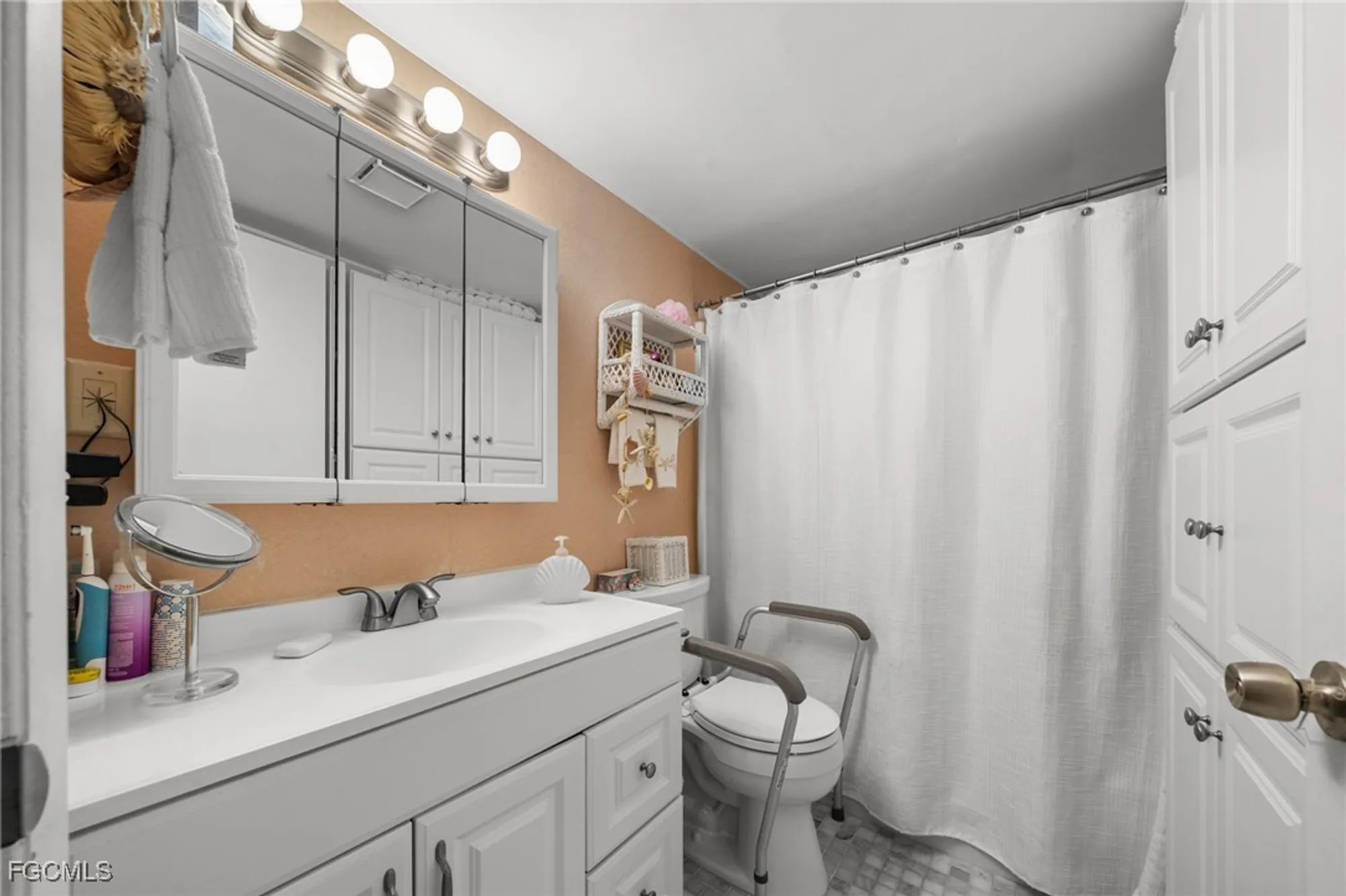 Property Slideshow image 17 of 35 | 7406 lake breeze dr apt 117, Fort Myers, FL, 33907